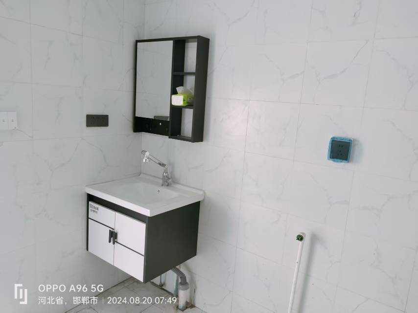 春光小区南门路西 随时看房·