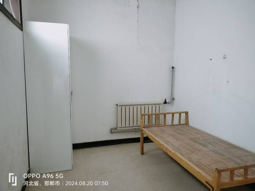 春光小区南门路西 随时看房·