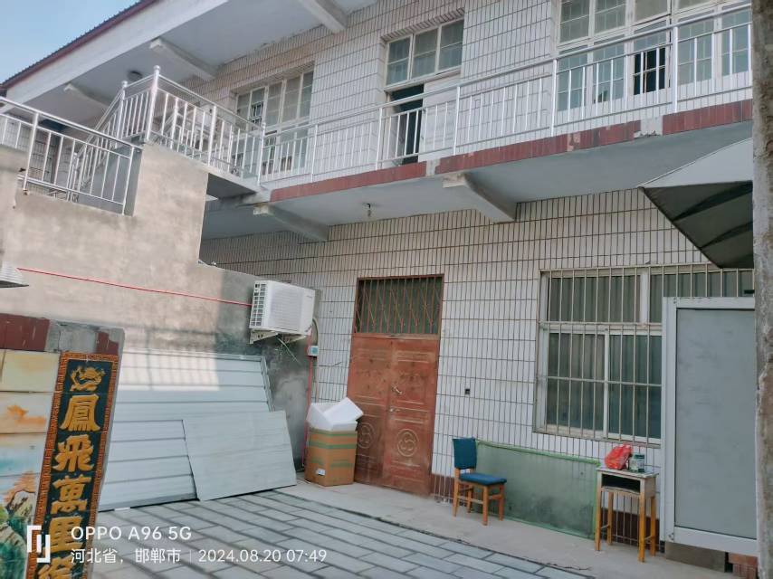 春光小区南门路西 随时看房·