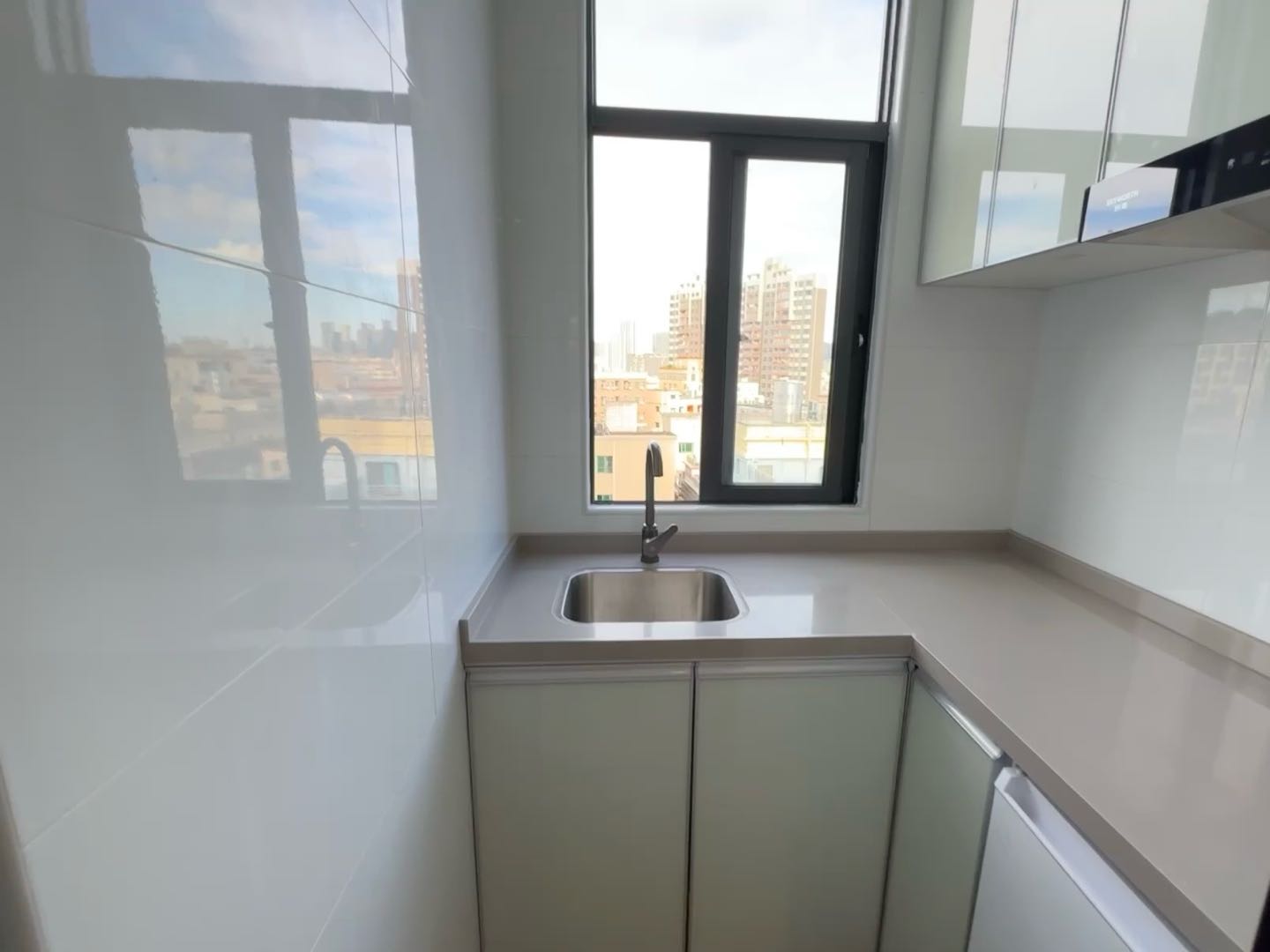 桃花园小区 随时看房·