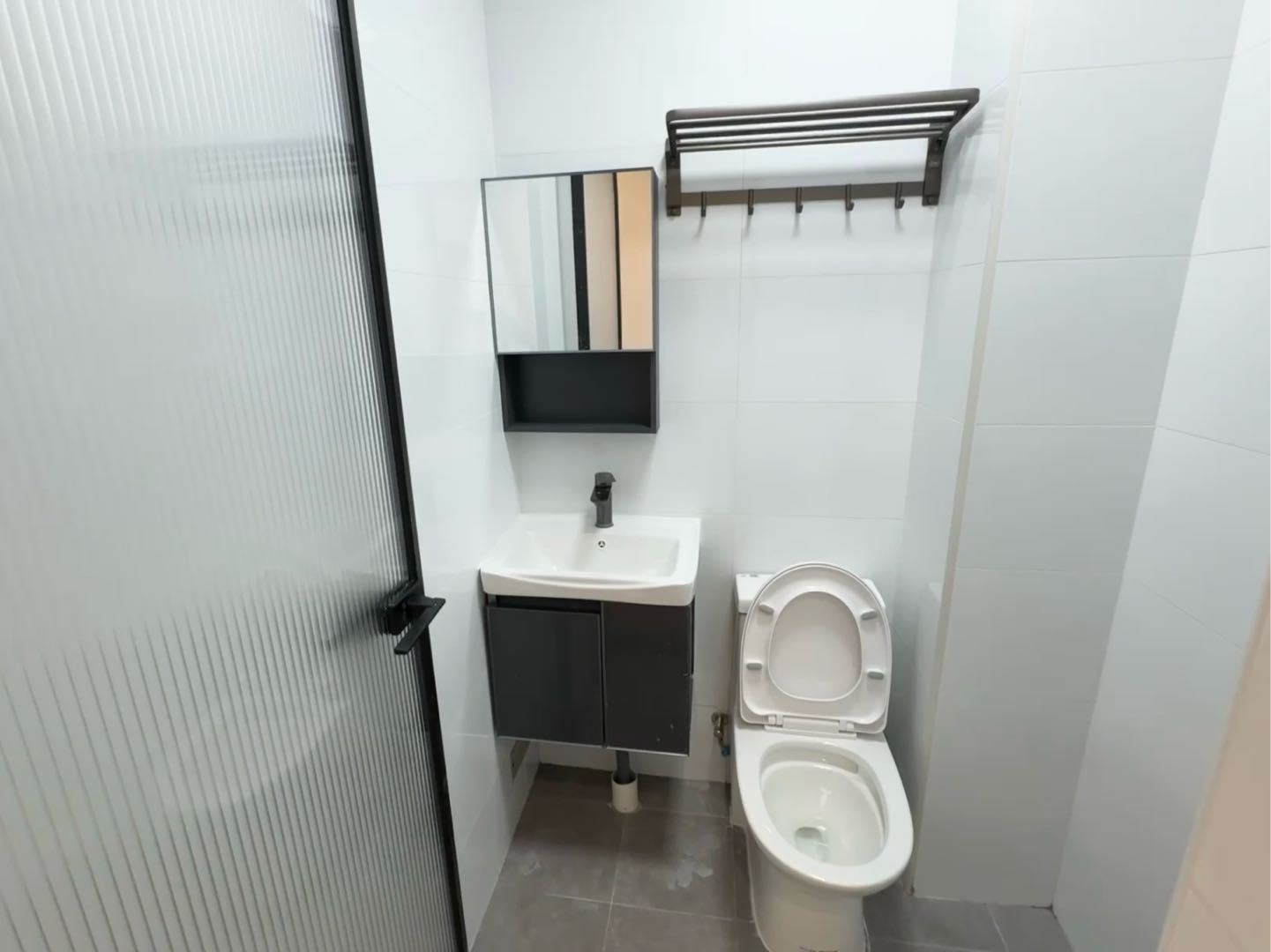 桃花园小区 随时看房·