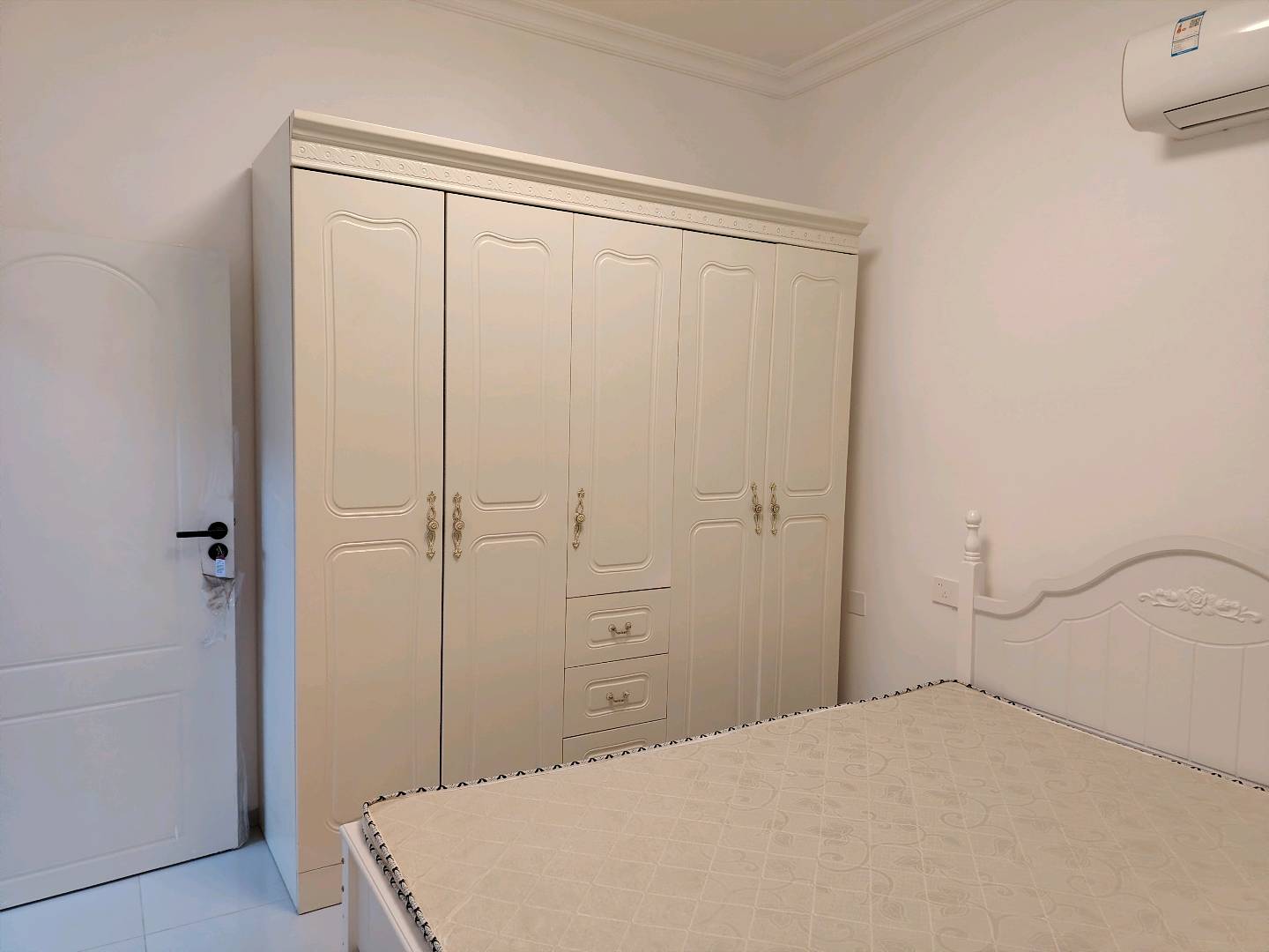 三多路公安局宿舍旁 随时看房·