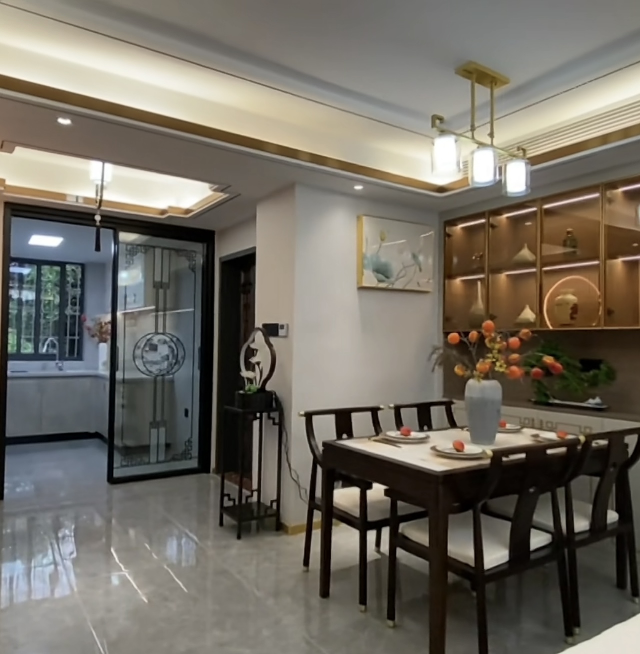 元利花园西区1084—201 4居室 9000元/月