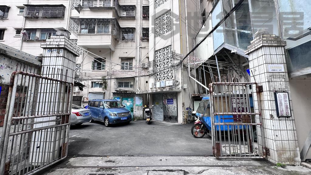 人民南路147号 随时看房·