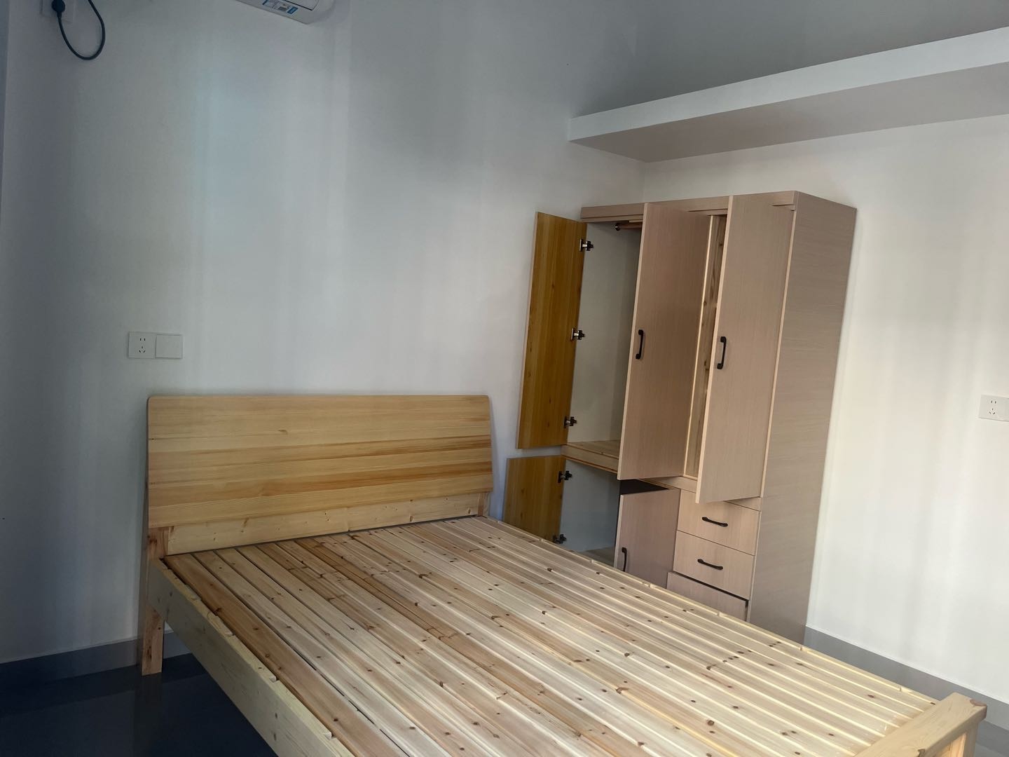 西塔一路242幢8号）