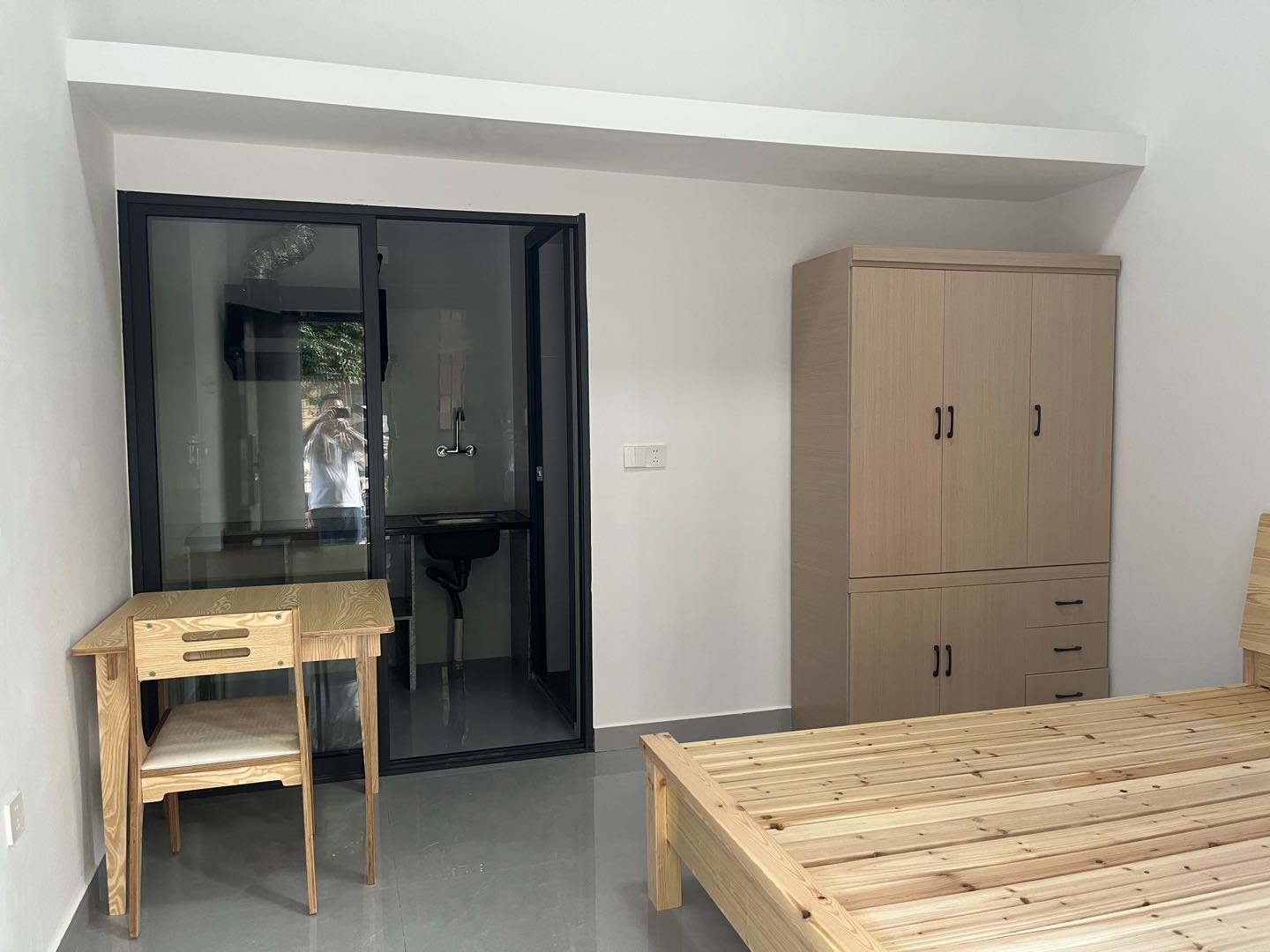 永康市西城街道西塔一路242幢8号）