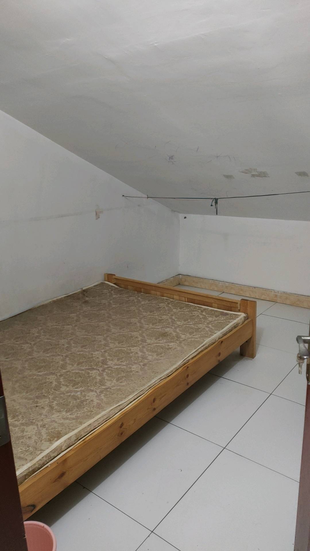 邓路花园 3居室 1100元/月