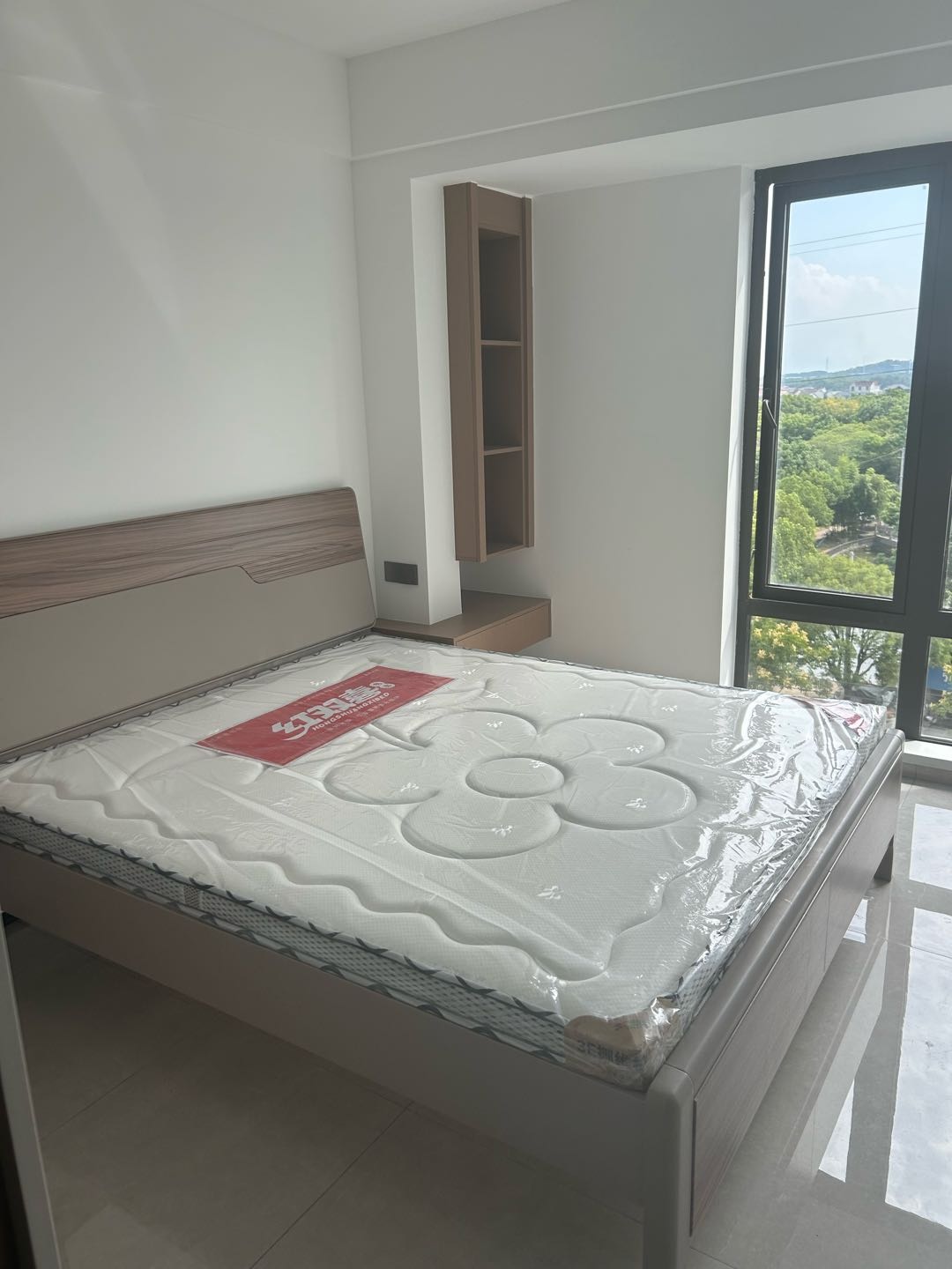 兰花名邸 随时看房·