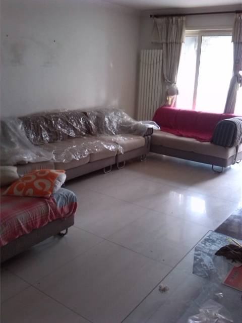 摩登小镇 3居室 1800元/月