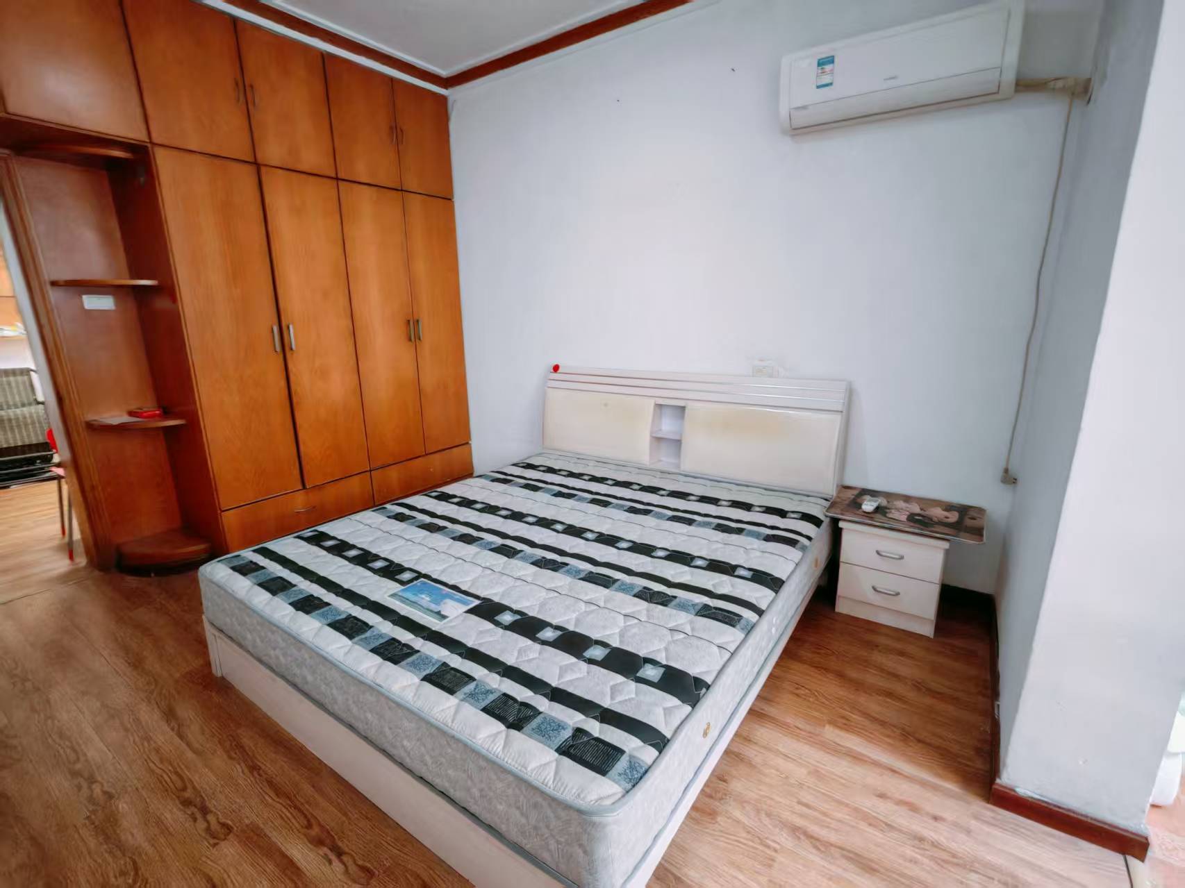 院子湾宿舍 随时看房·