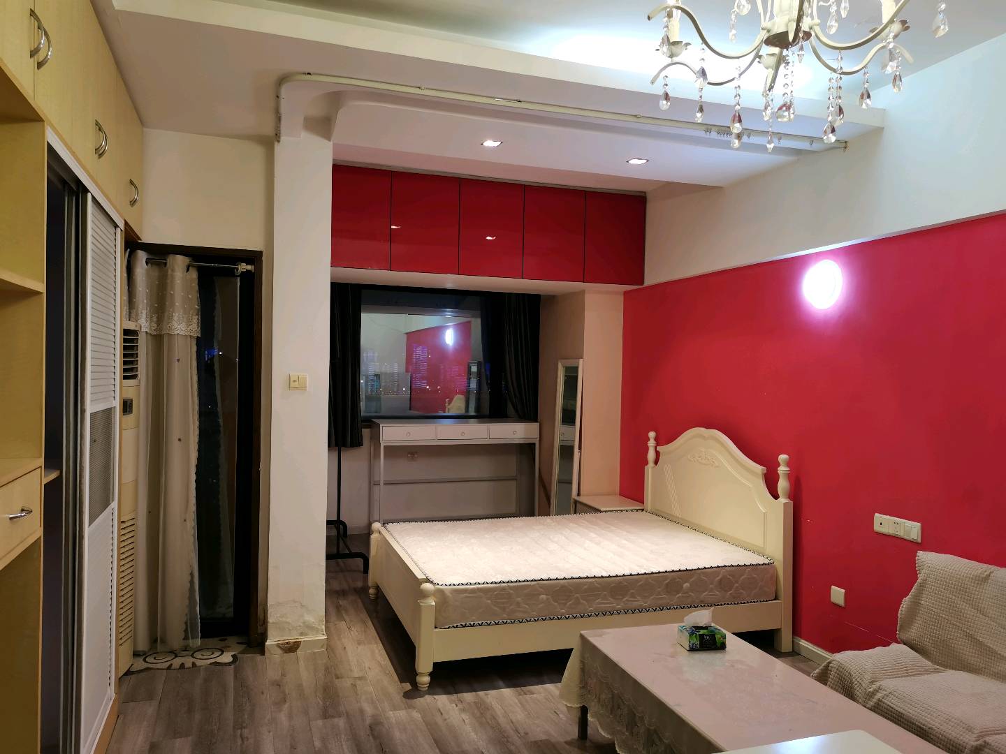 兰陵大公馆 1居室 2400元/月