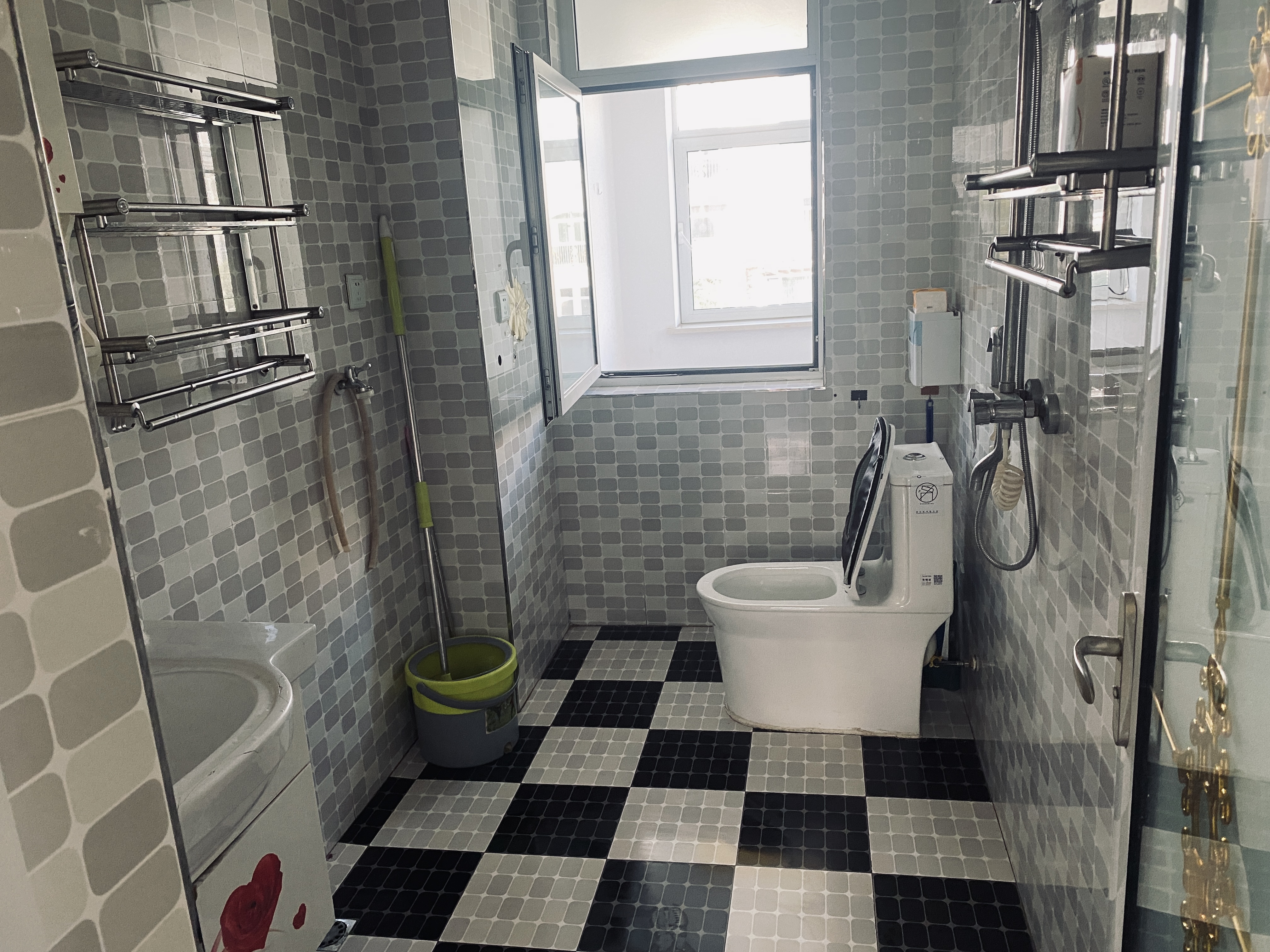 奥林匹克花园B区 随时看房·