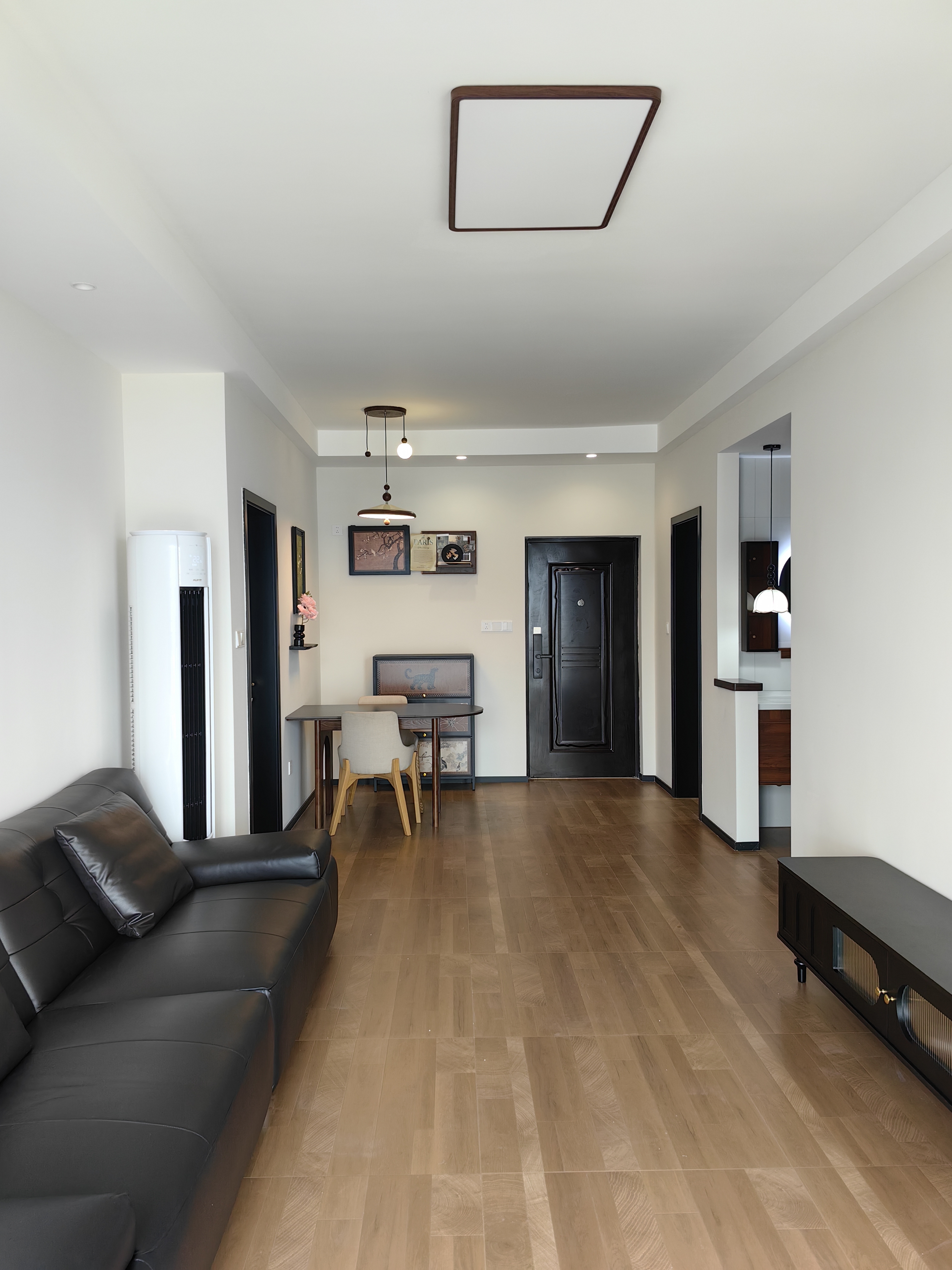 伊顿濠庭 2居室 1600元/月