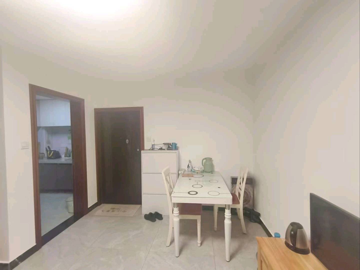 光辉里小区 2居室 7200元/月