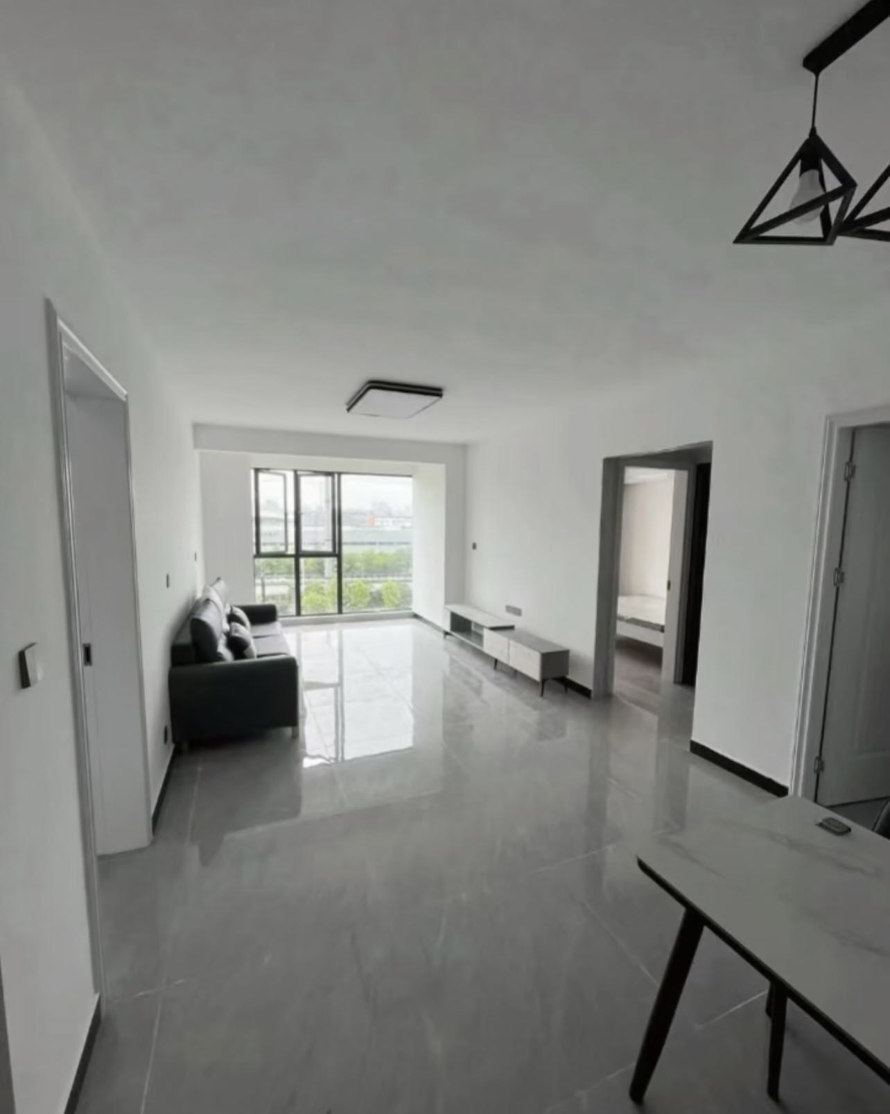 象湖公寓 2居室 900元/月