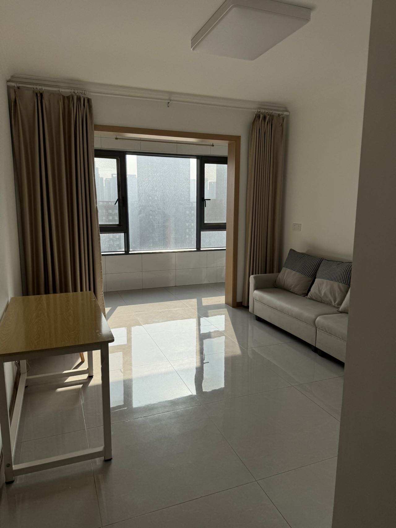 富强天惠园 2居室 2200元/月