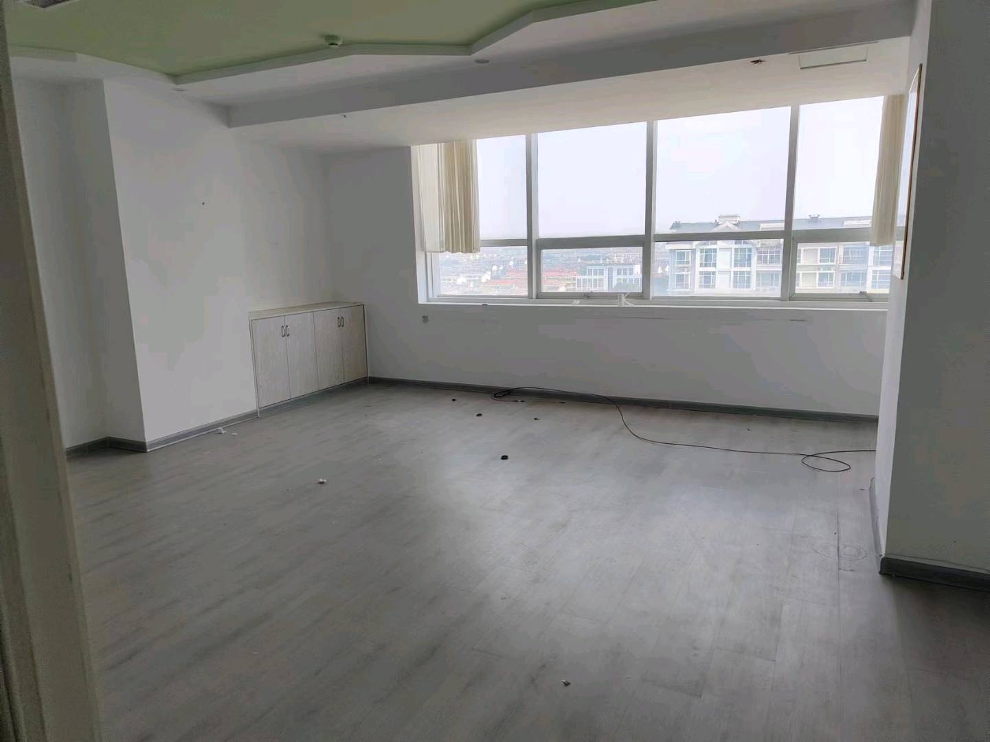 新亚财富广场 1居室 13000元/月