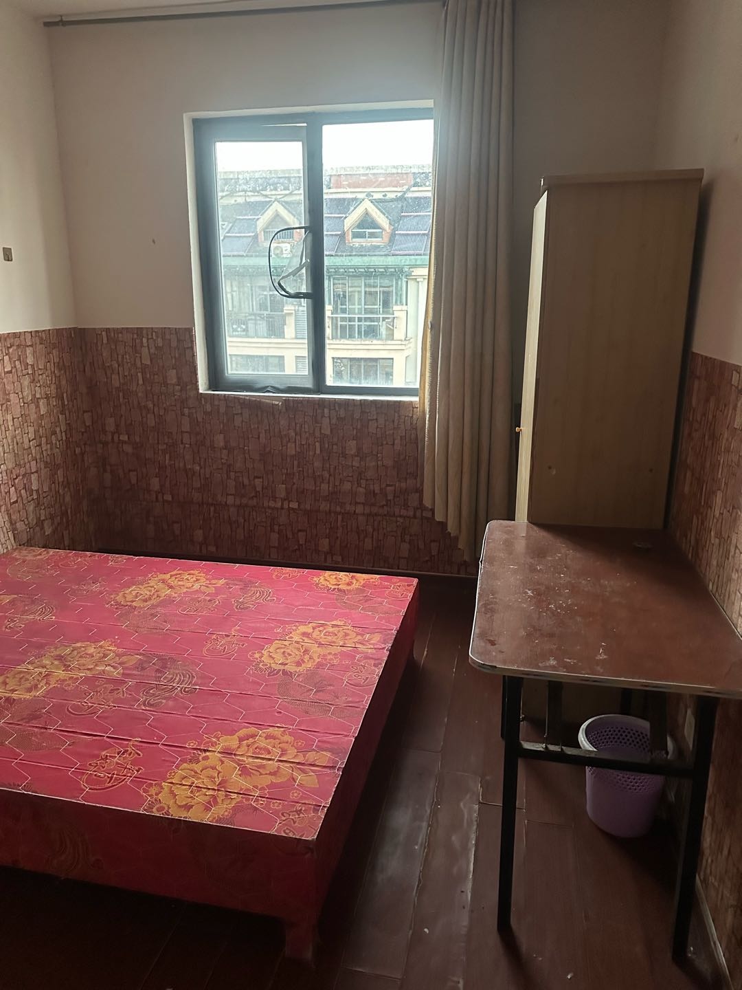 新旅城花园三区 2居室 700元/月