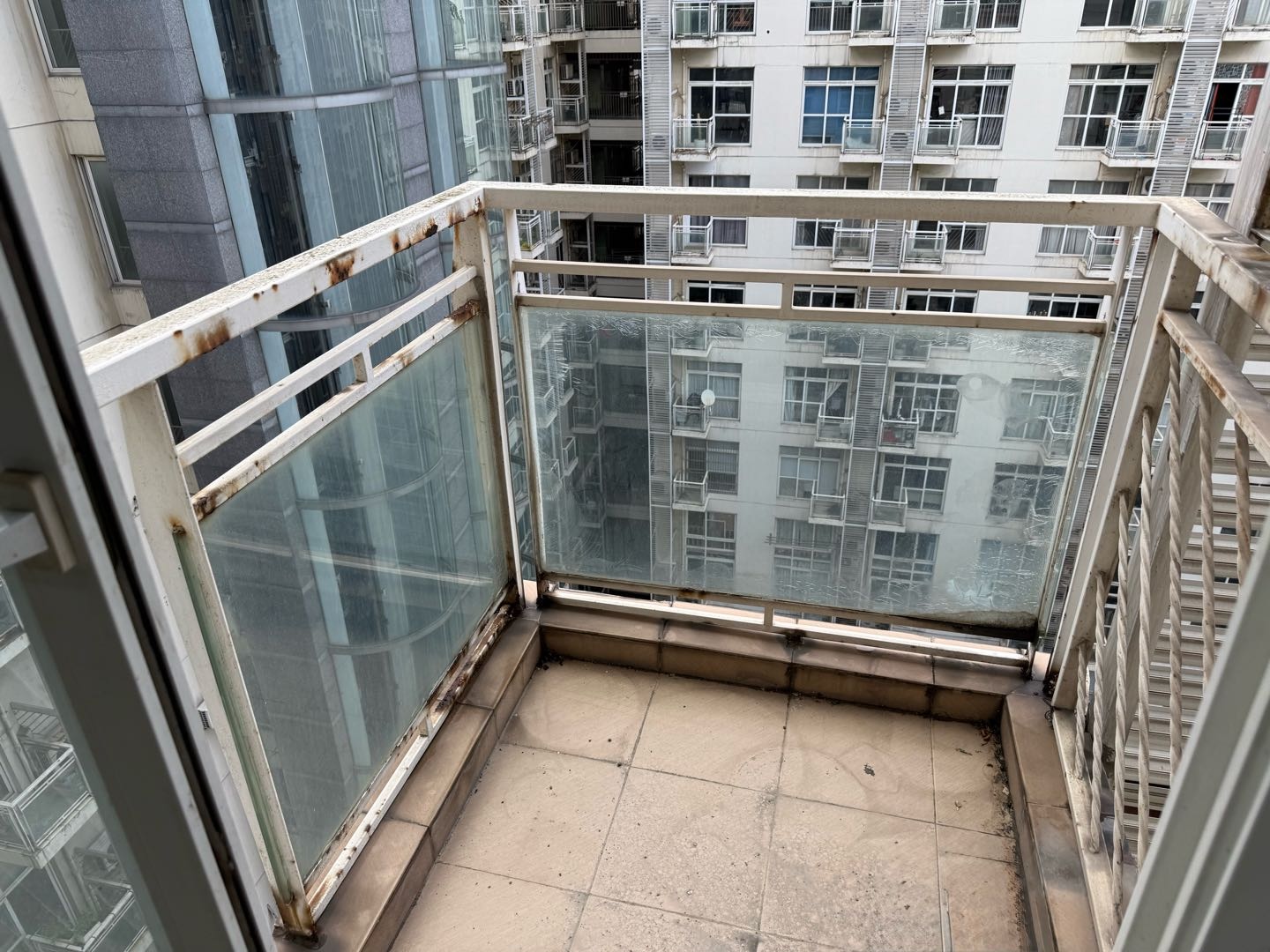 现代城 随时看房·