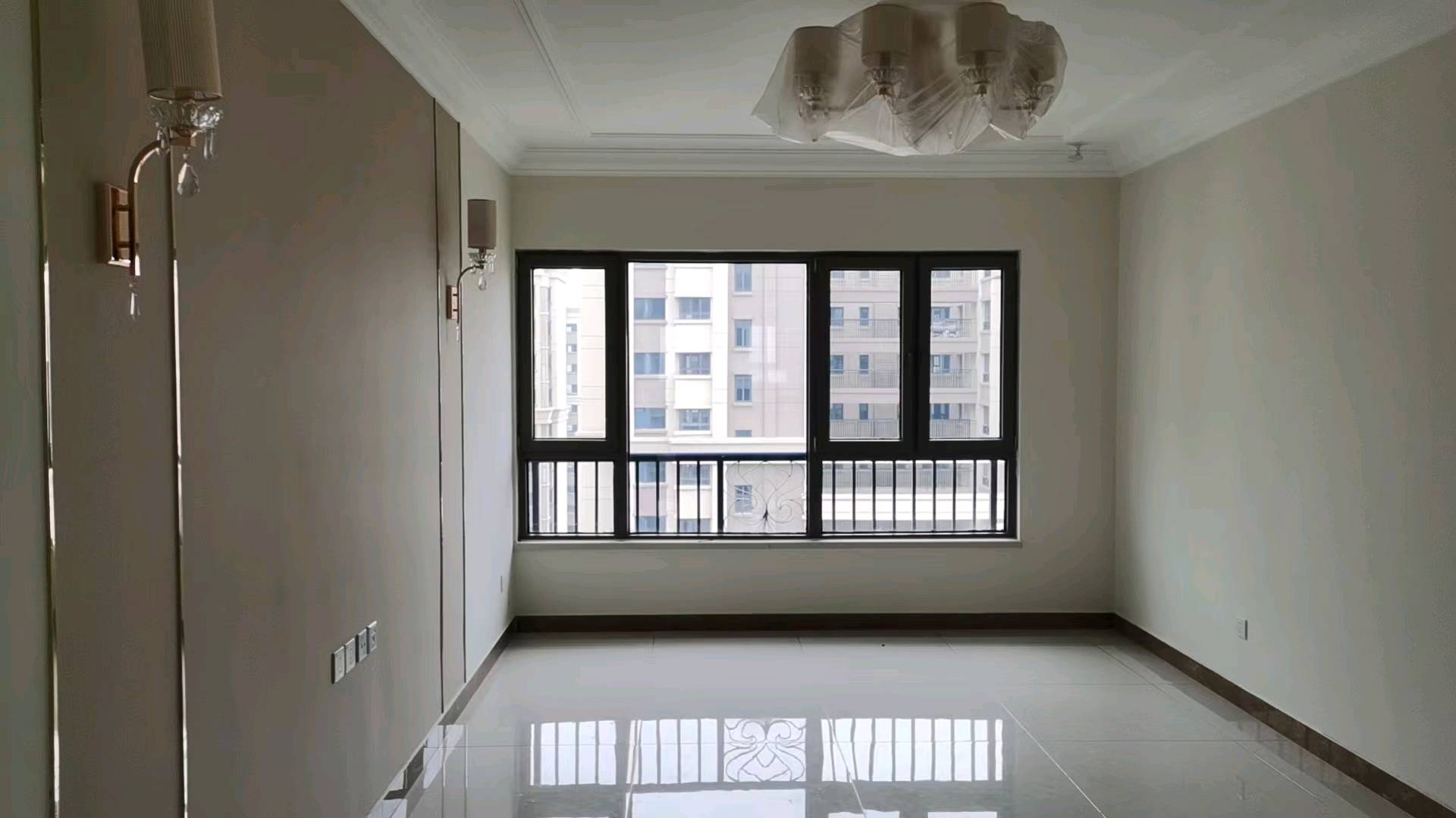 恒大中央广场六期 3居室 2200元/月