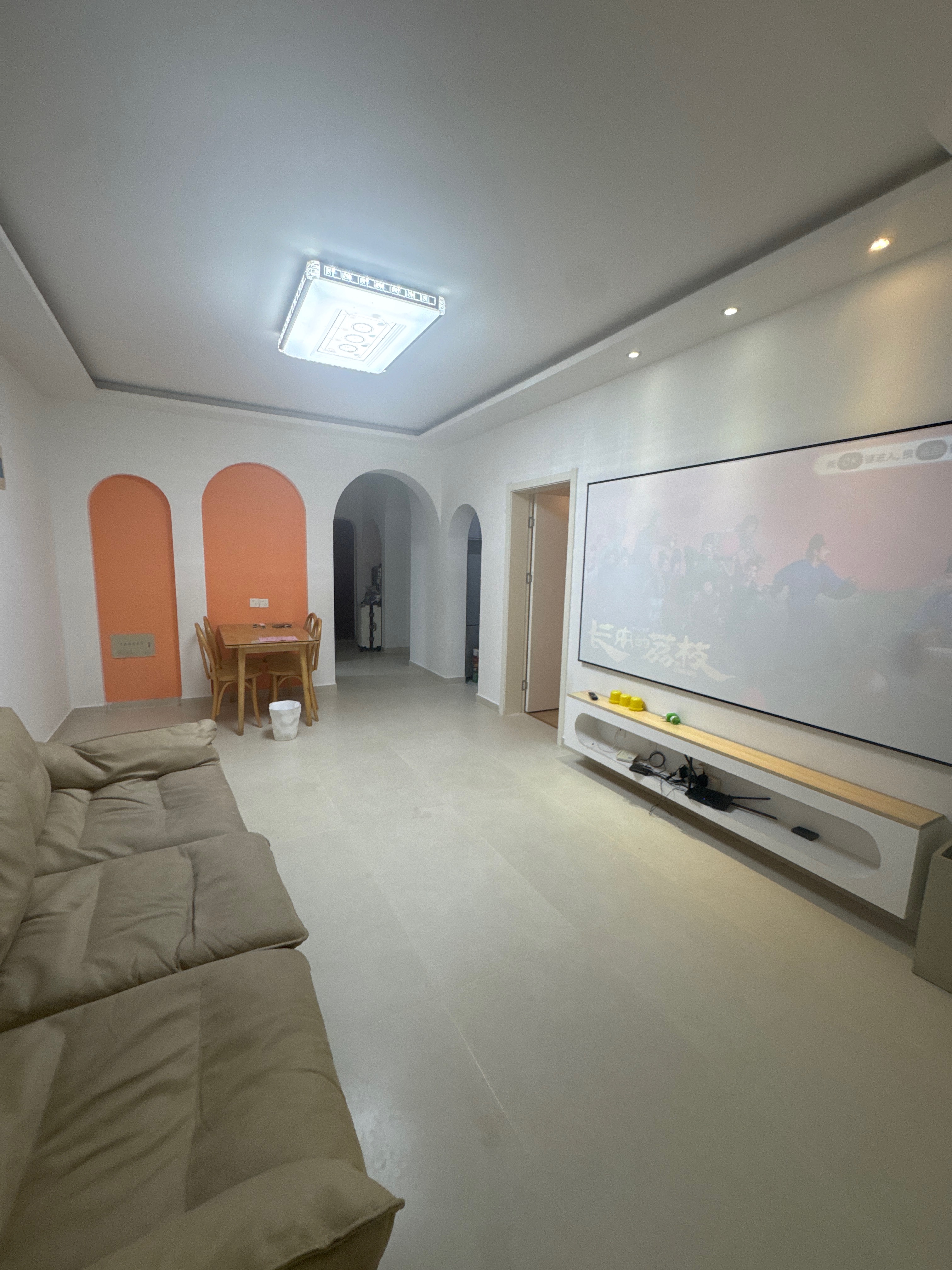 烟台前高层 2居室 2000元/月