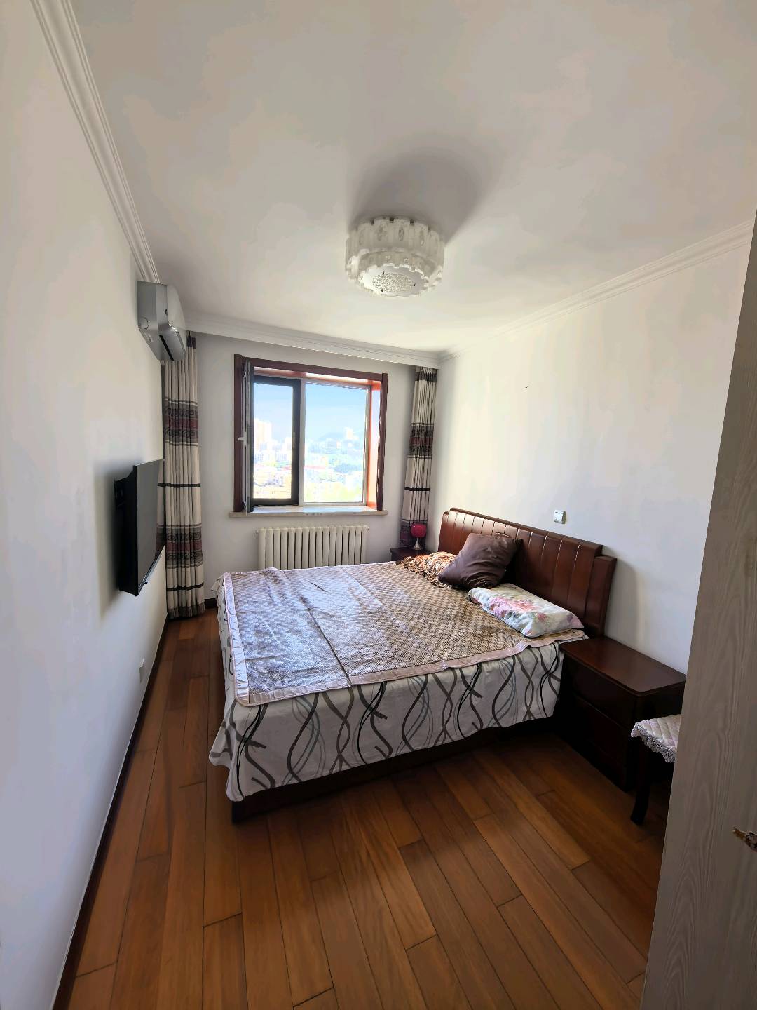 湖畔小区 随时看房·