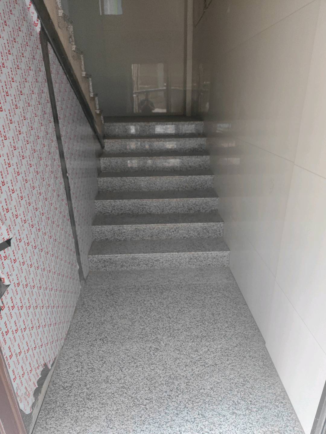 起鸣新村C区19栋一单元 随时看房·