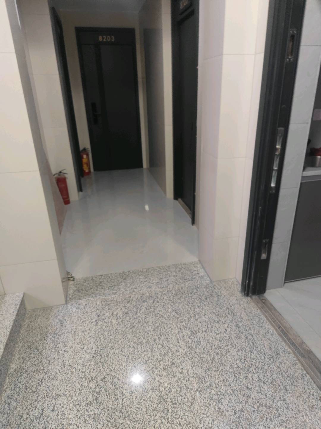 起鸣新村C区19栋一单元 随时看房·