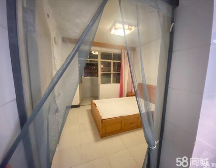 康居里小区 2居室 2100元/月