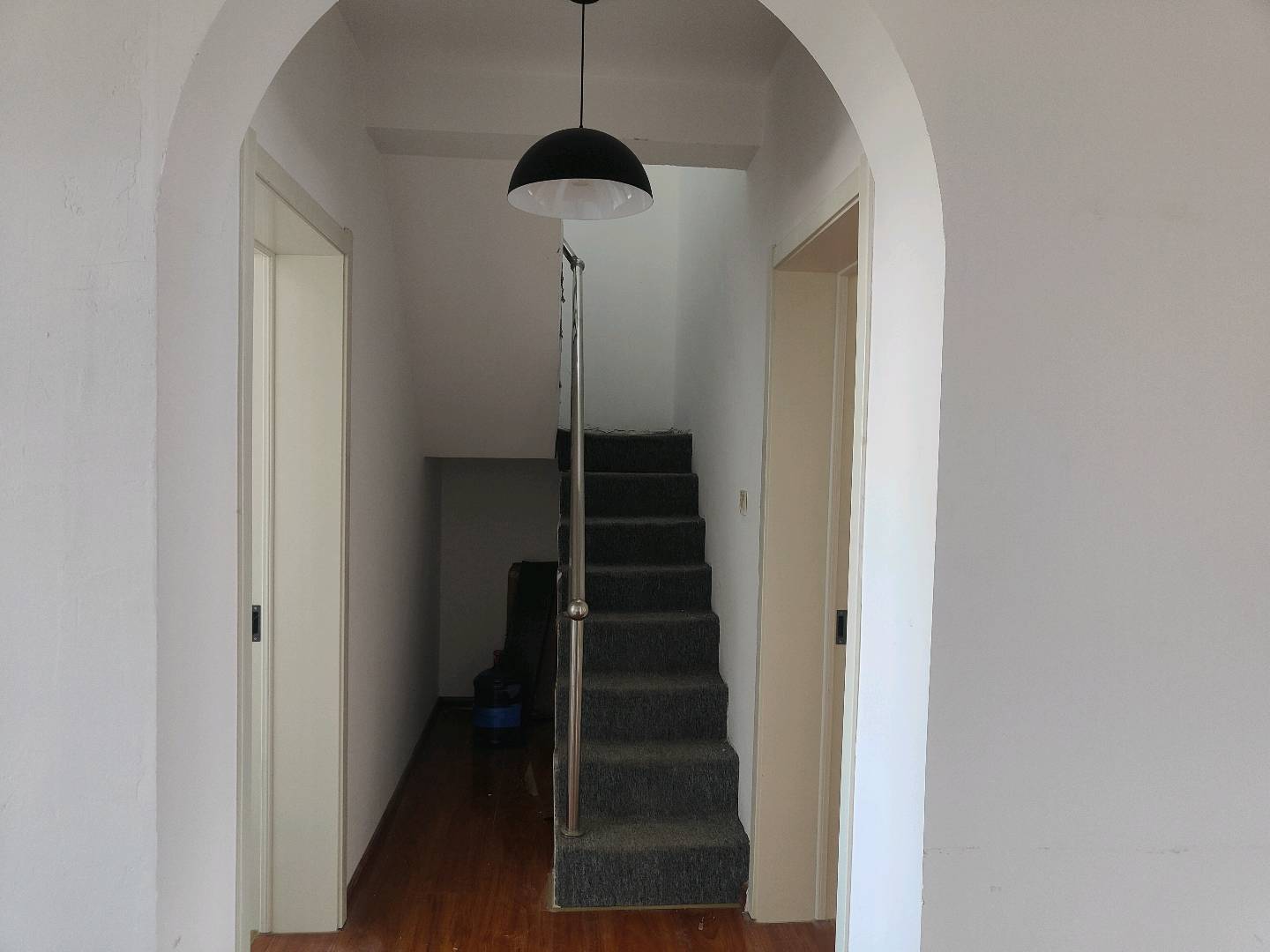 顺河社区 5居室 2500元/月