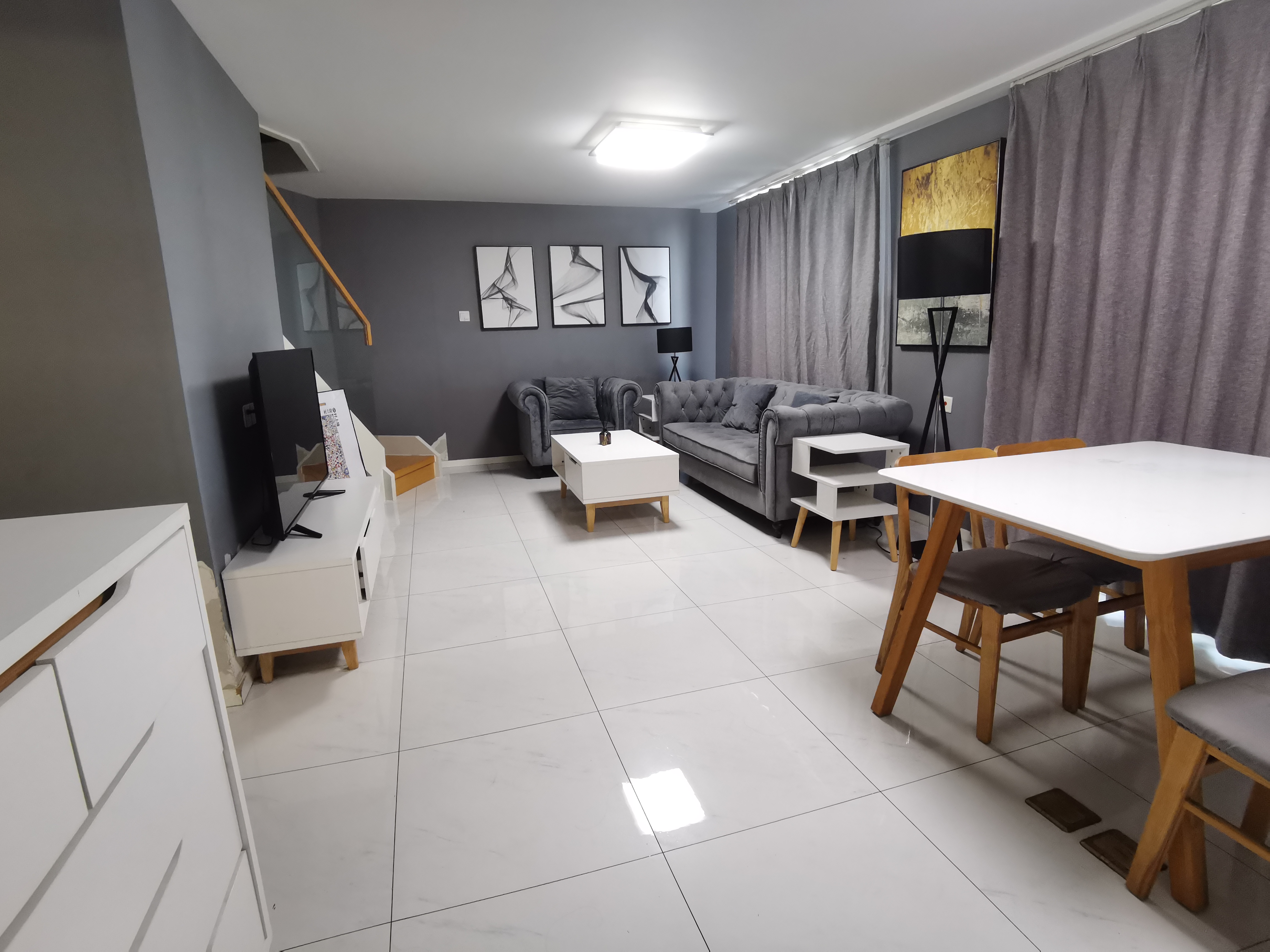 万业新阶 2居室 8100元/月