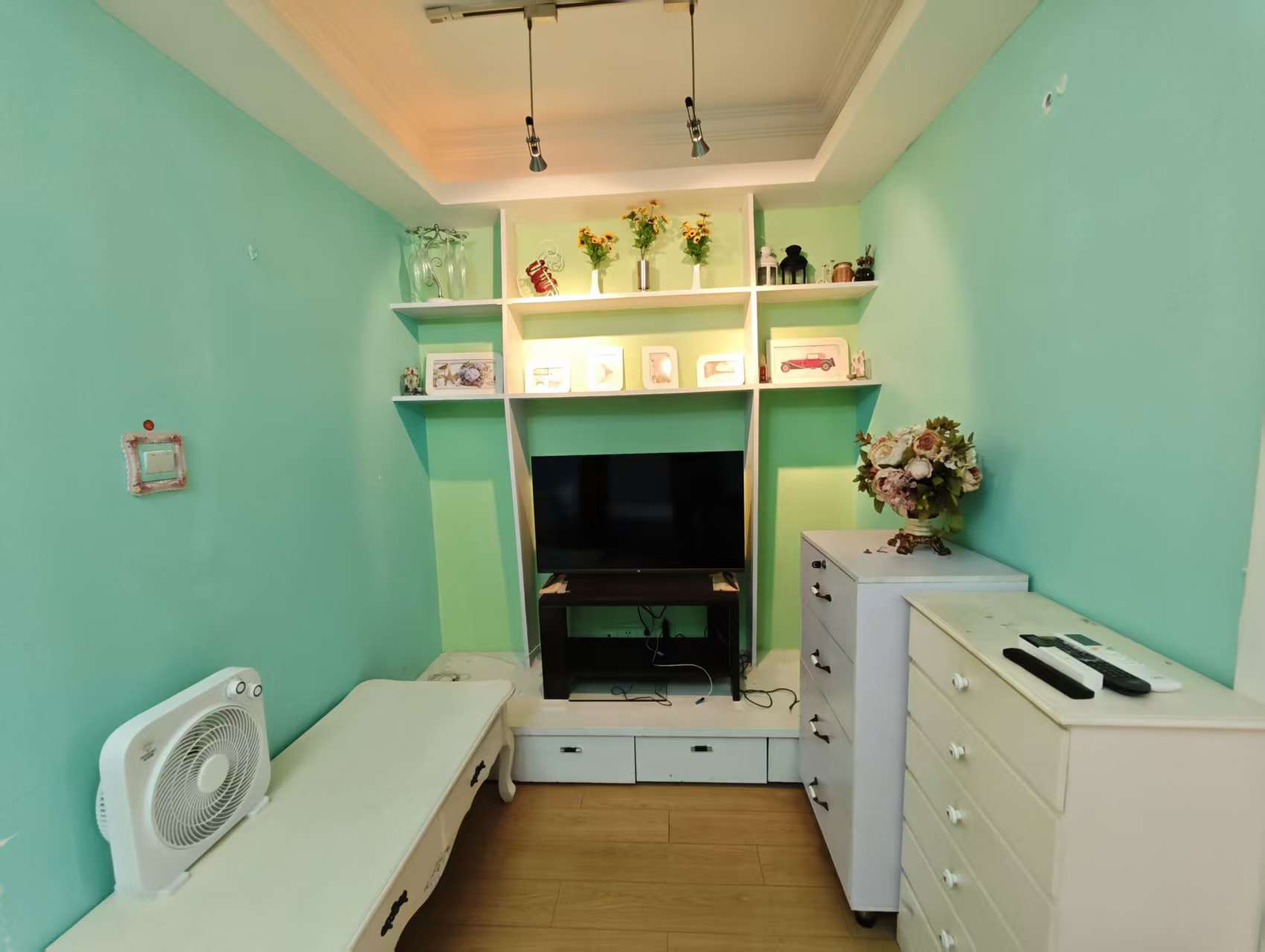 银都新村 随时看房·