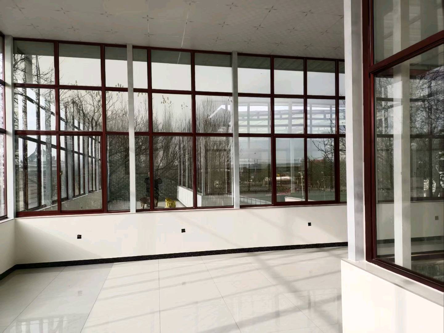 城南绿地公园向里走200米）