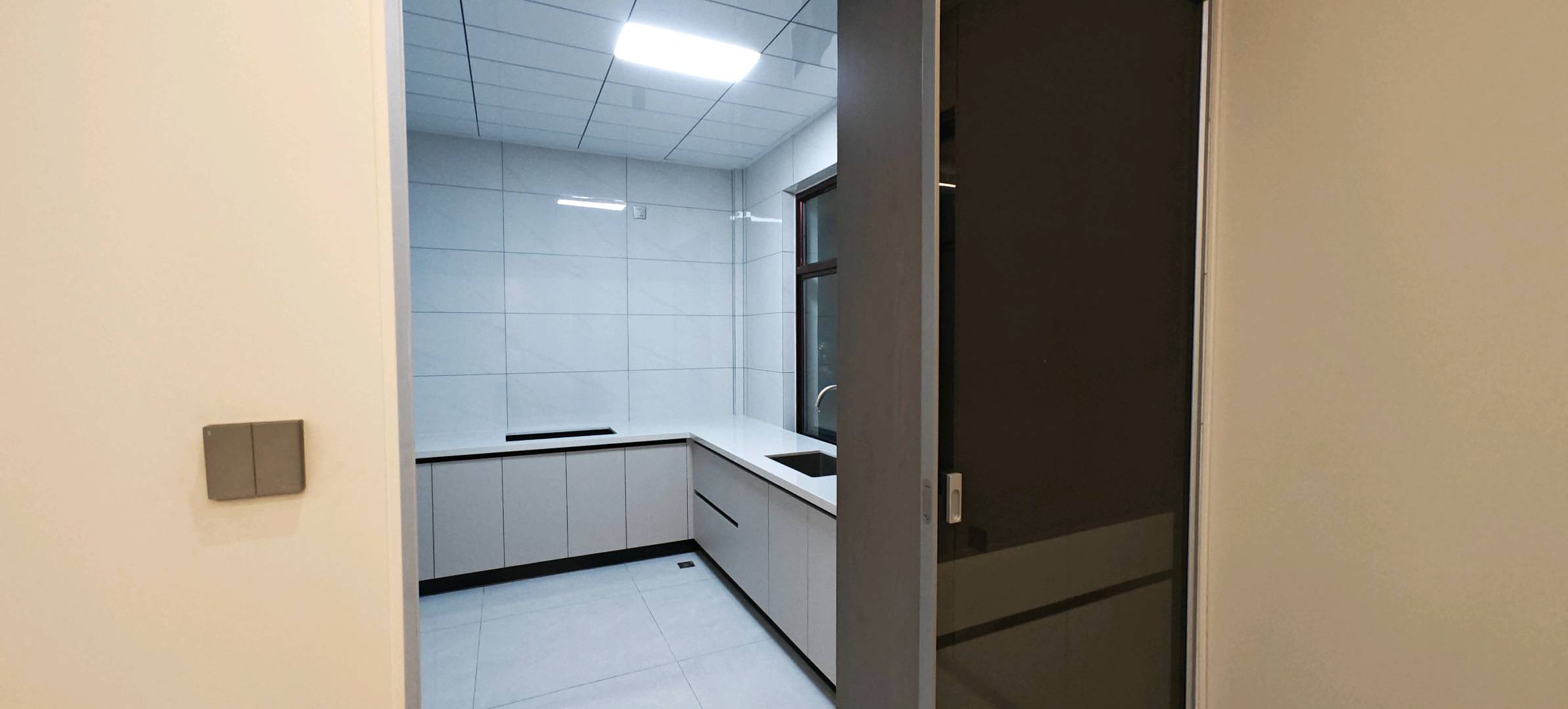 城南绿地公园往里走200米 随时看房·