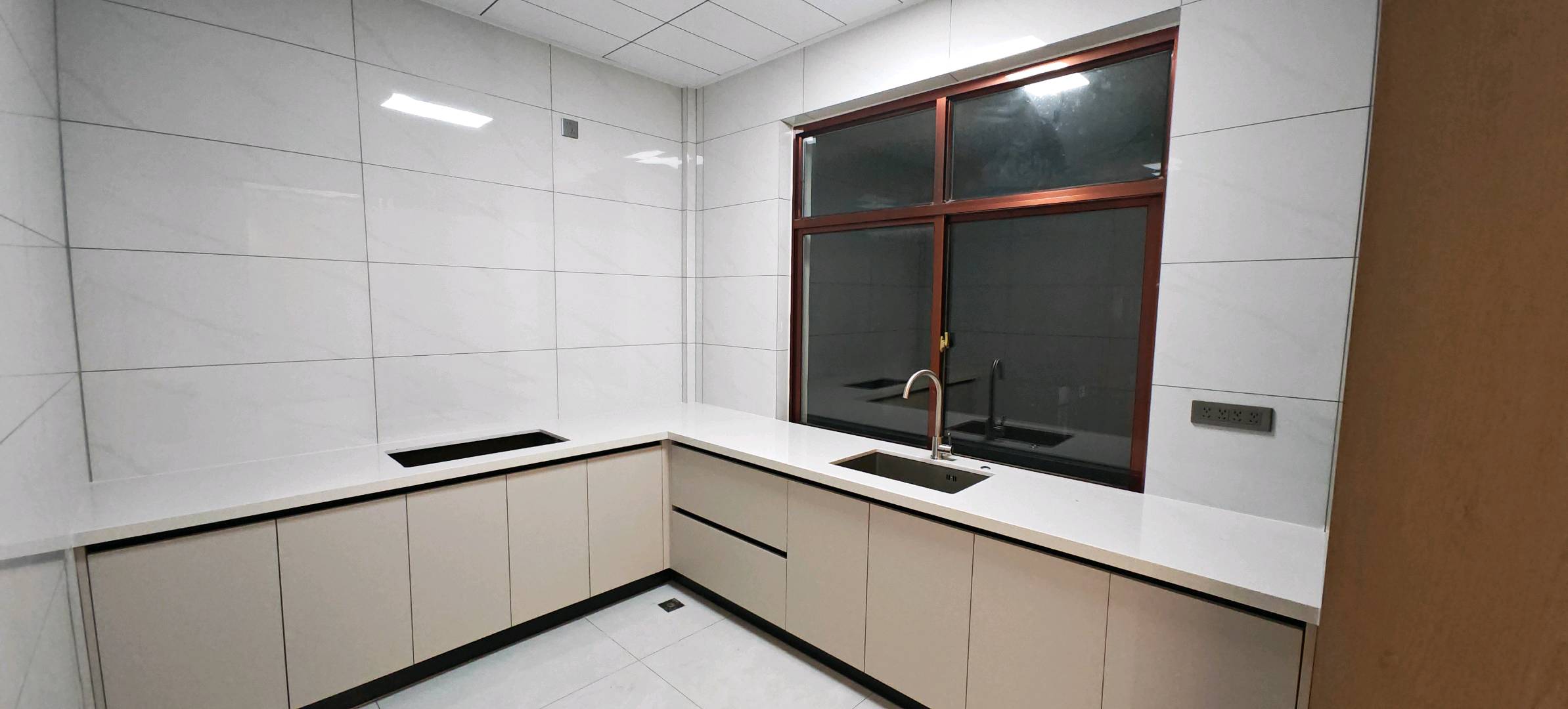 城南绿地公园往里走200米 随时看房·