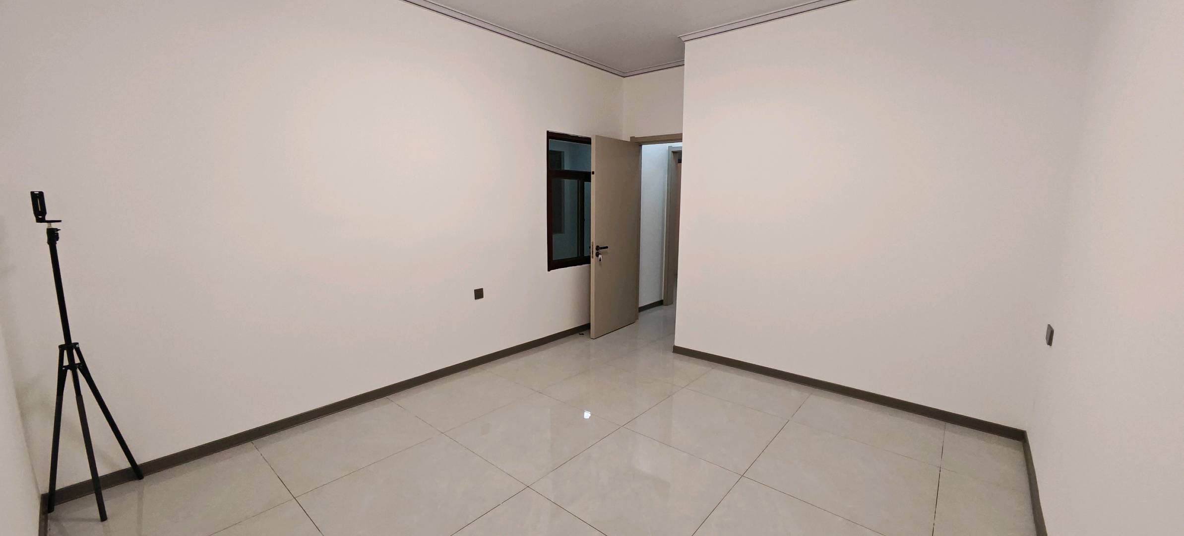 城南绿地公园往里走200米 随时看房·