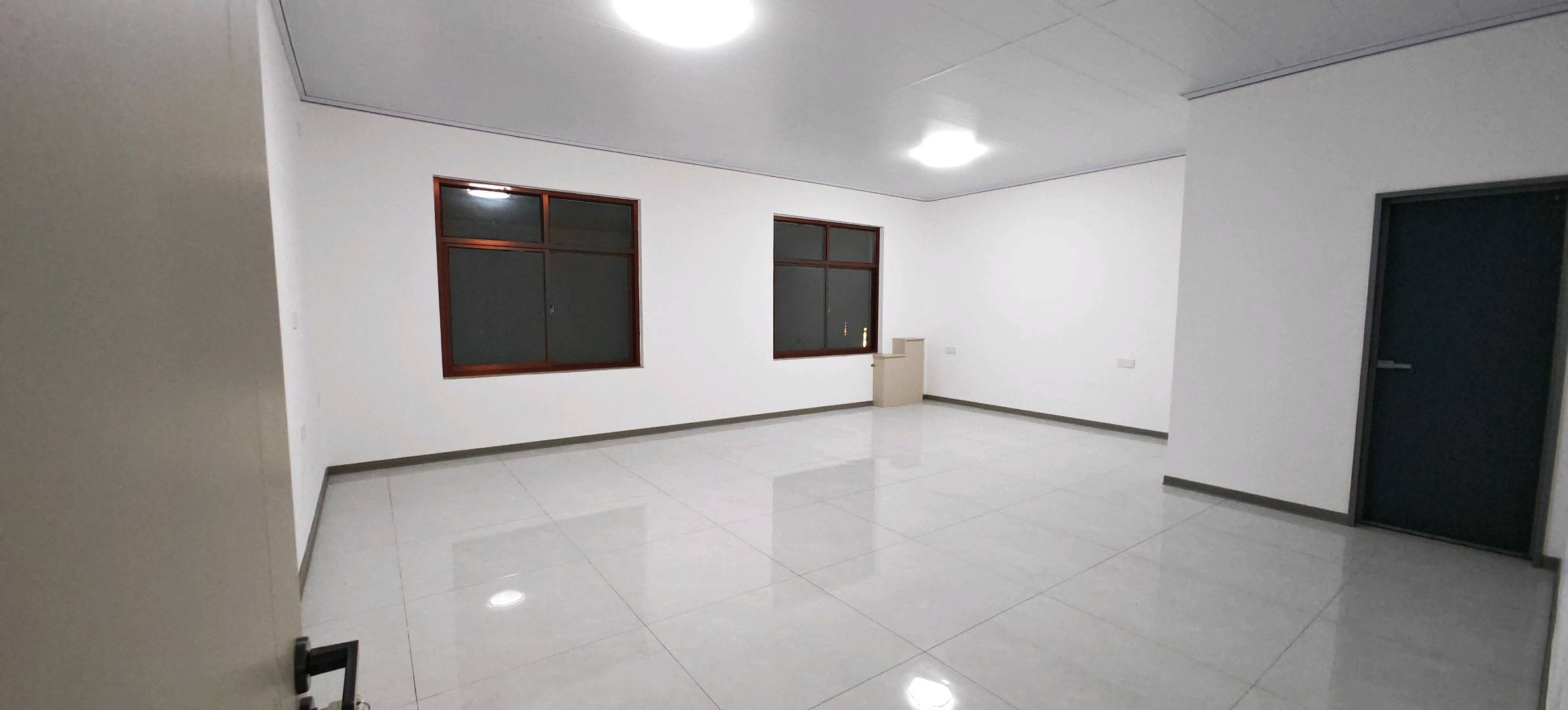 城南绿地公园往里走200米 随时看房·