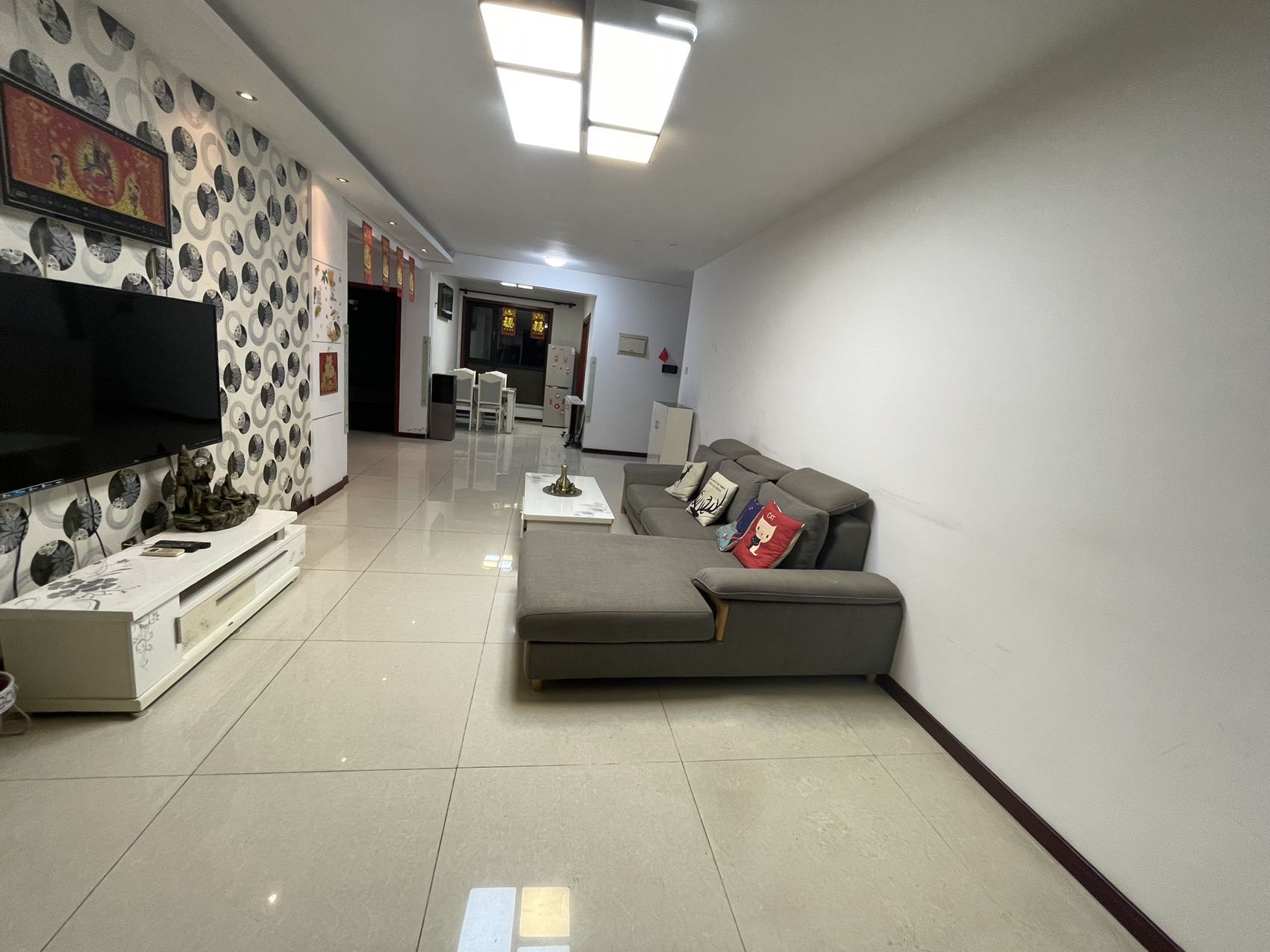 国耀上河城 3居室 2000元/月