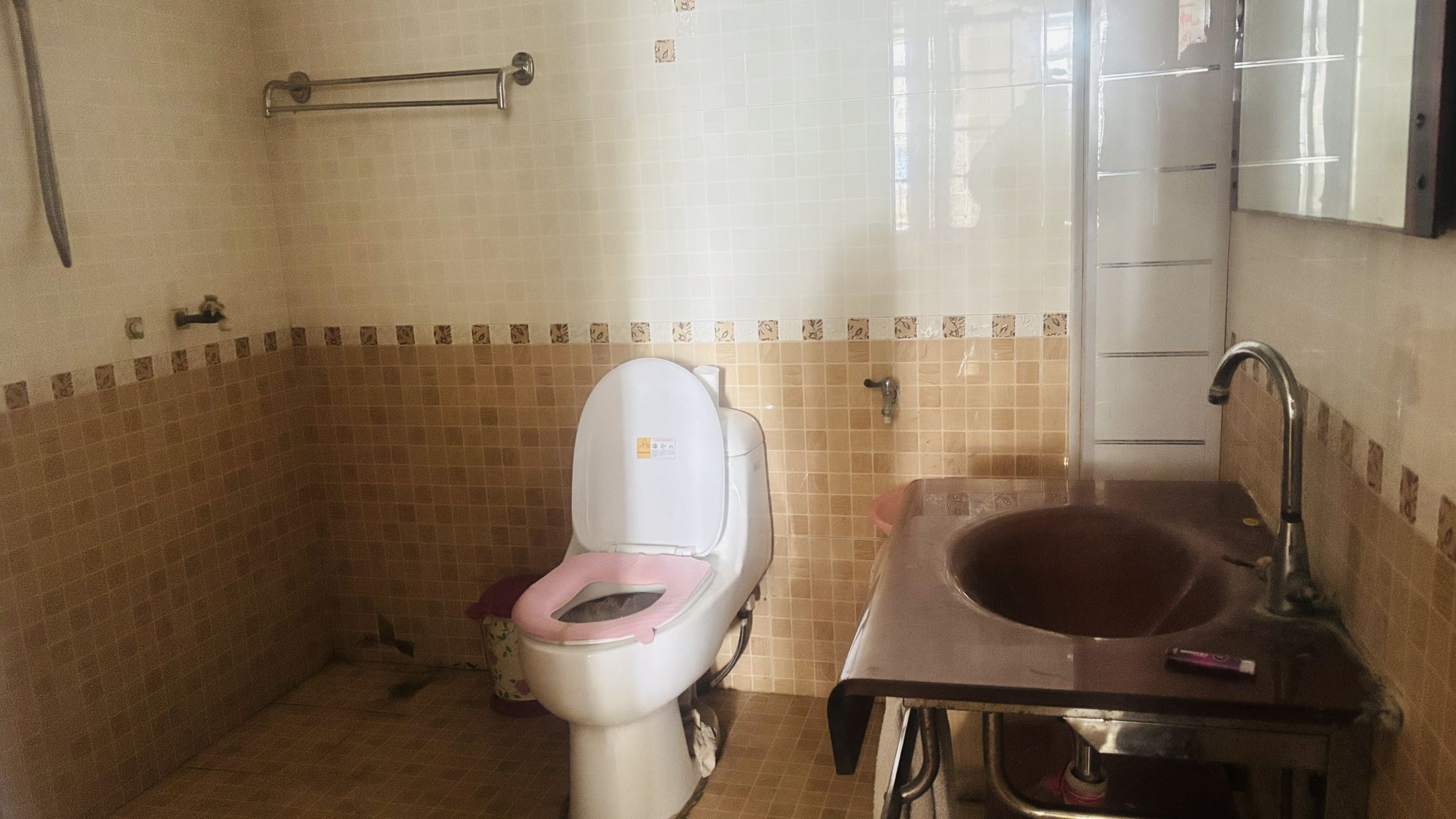 红沟小区东区 随时看房·