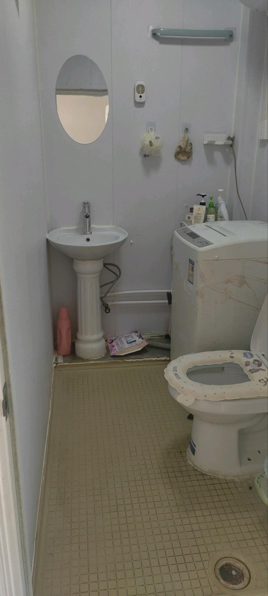 燕山装饰城 随时看房·