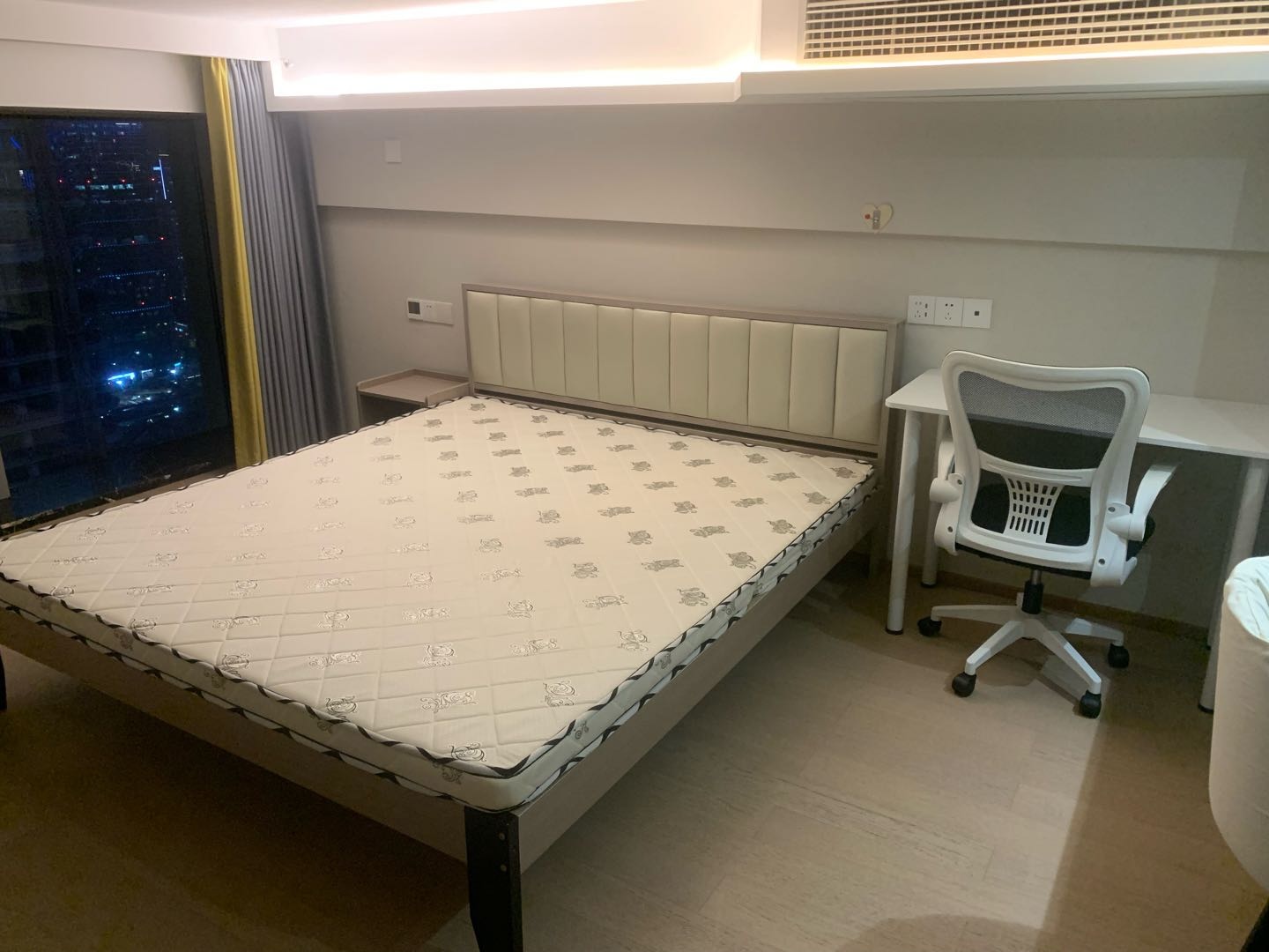 山水时代大厦 1居室 2600元/月