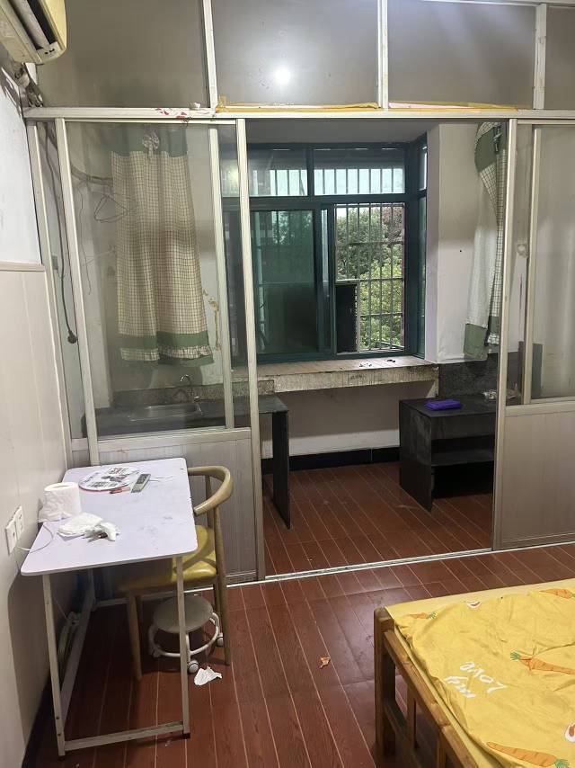 凌云5区 随时看房·