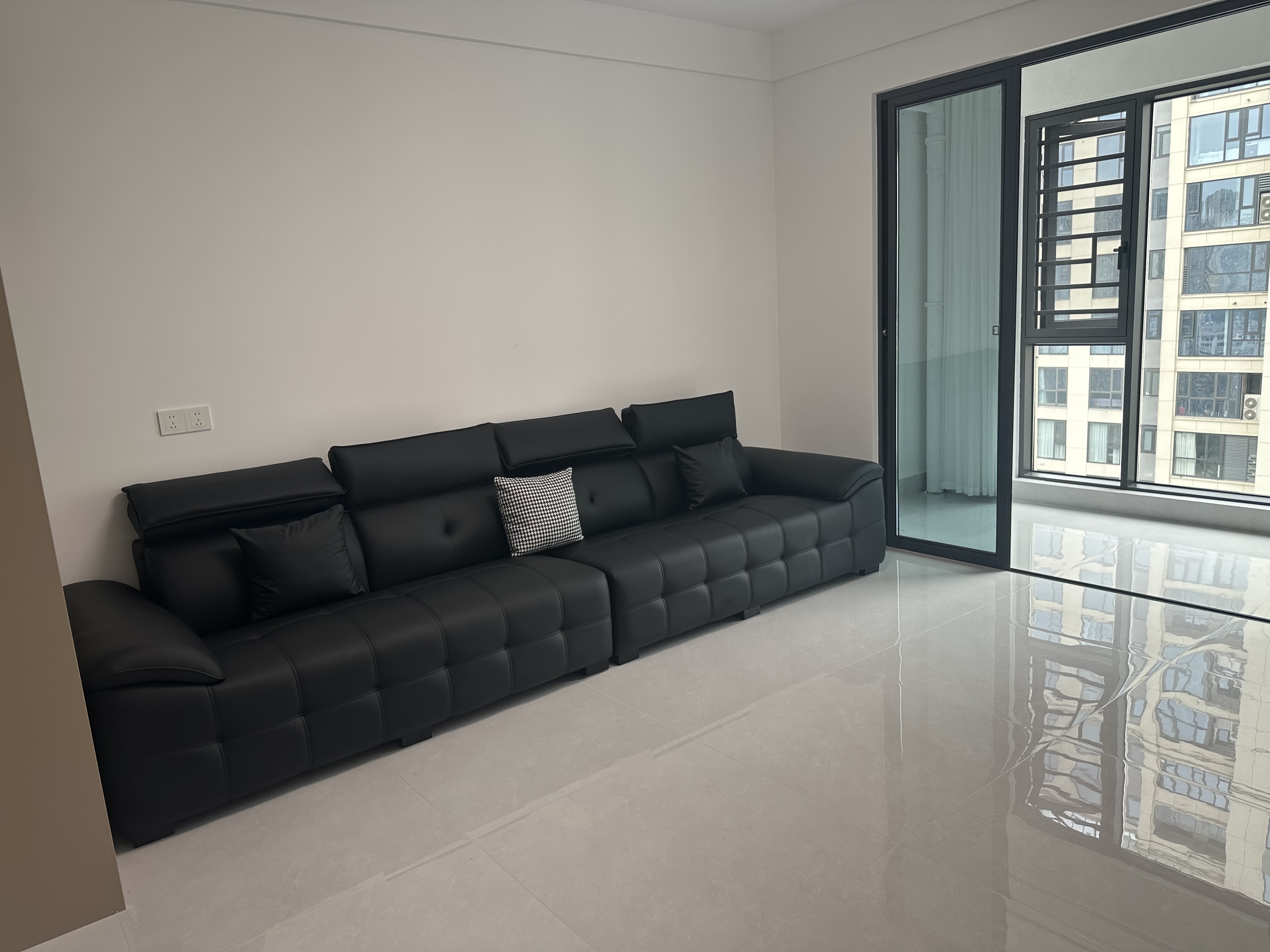 秀峰一品 4居室 4500元/月