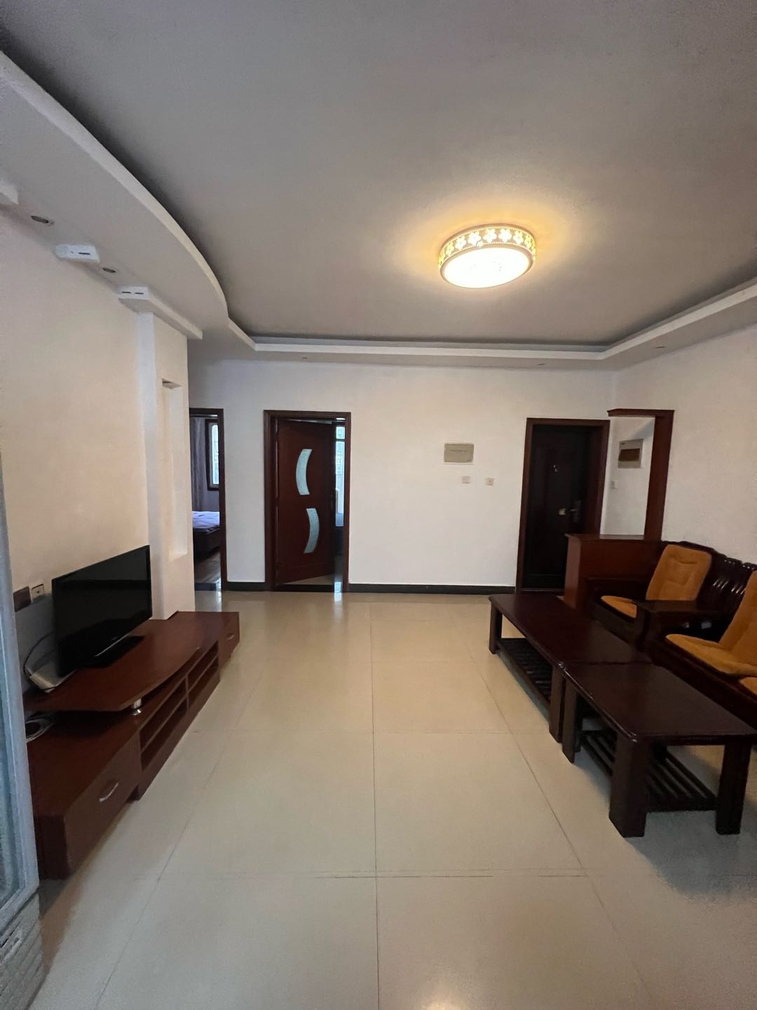 龙岗花园 3居室 1400元/月