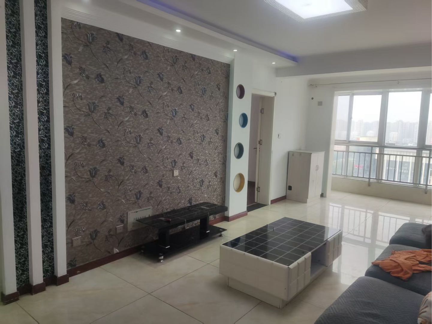 金海湾3期 2居室 1600元/月