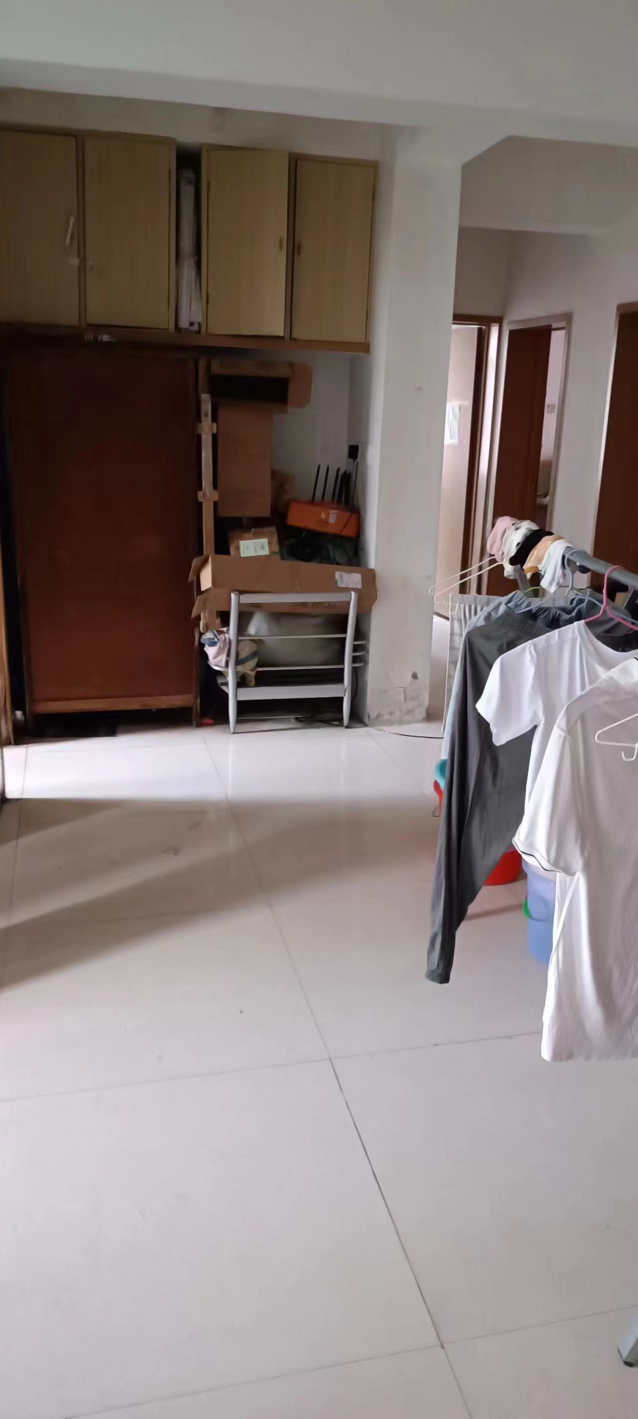 佳源花都 4居室 810元/月