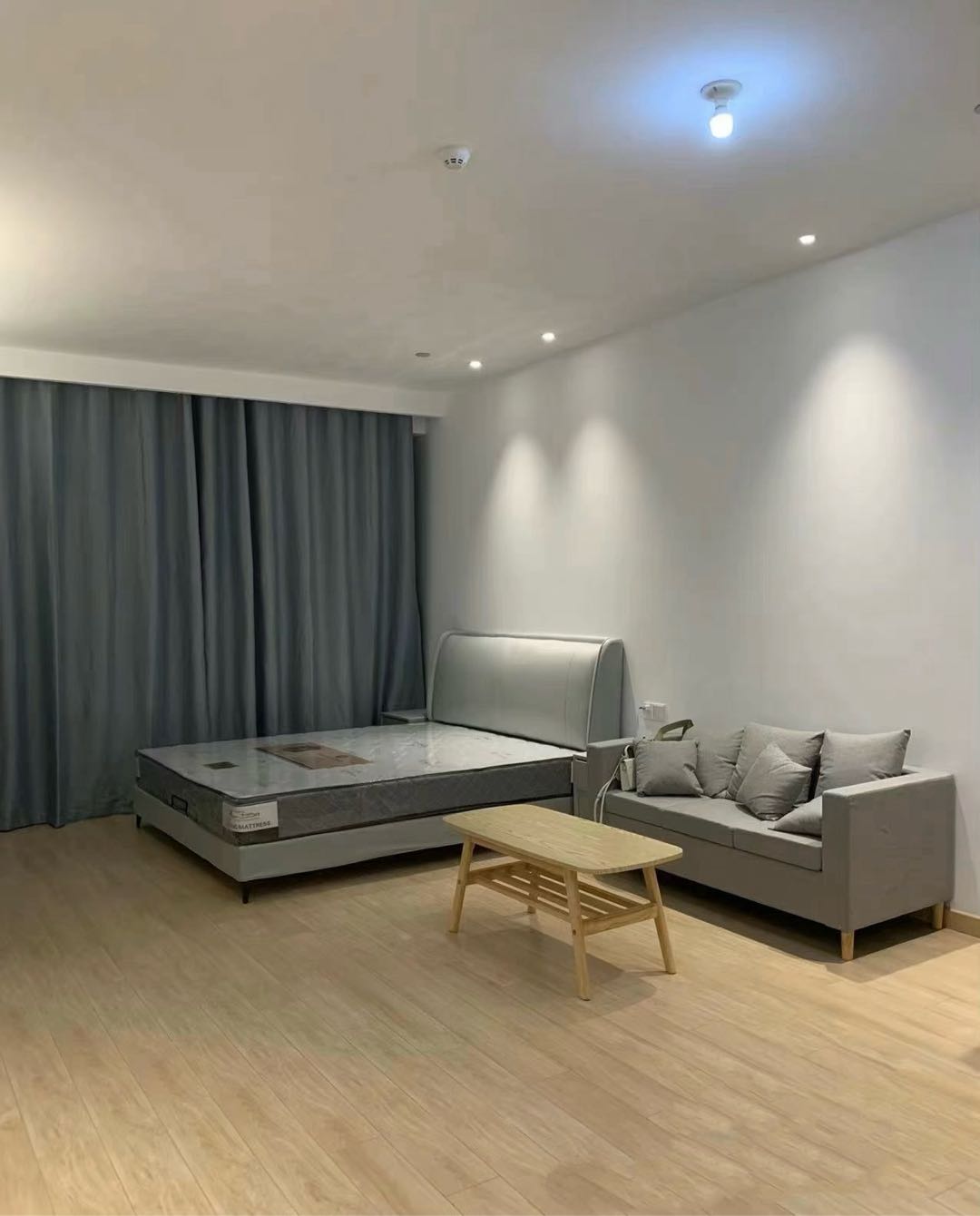 扬州宝龙广场 1居室 2000元/月