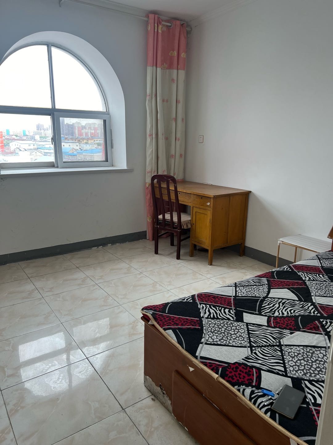 乡体委大院 3居室 5000元/月