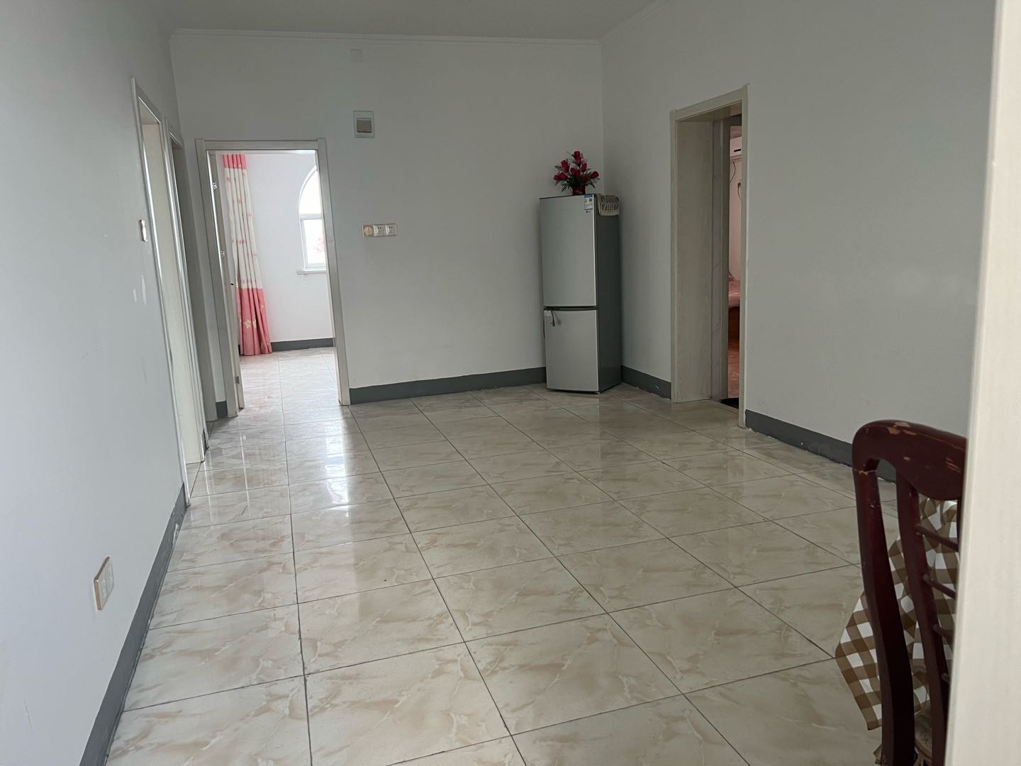 乡体委大院 随时看房·