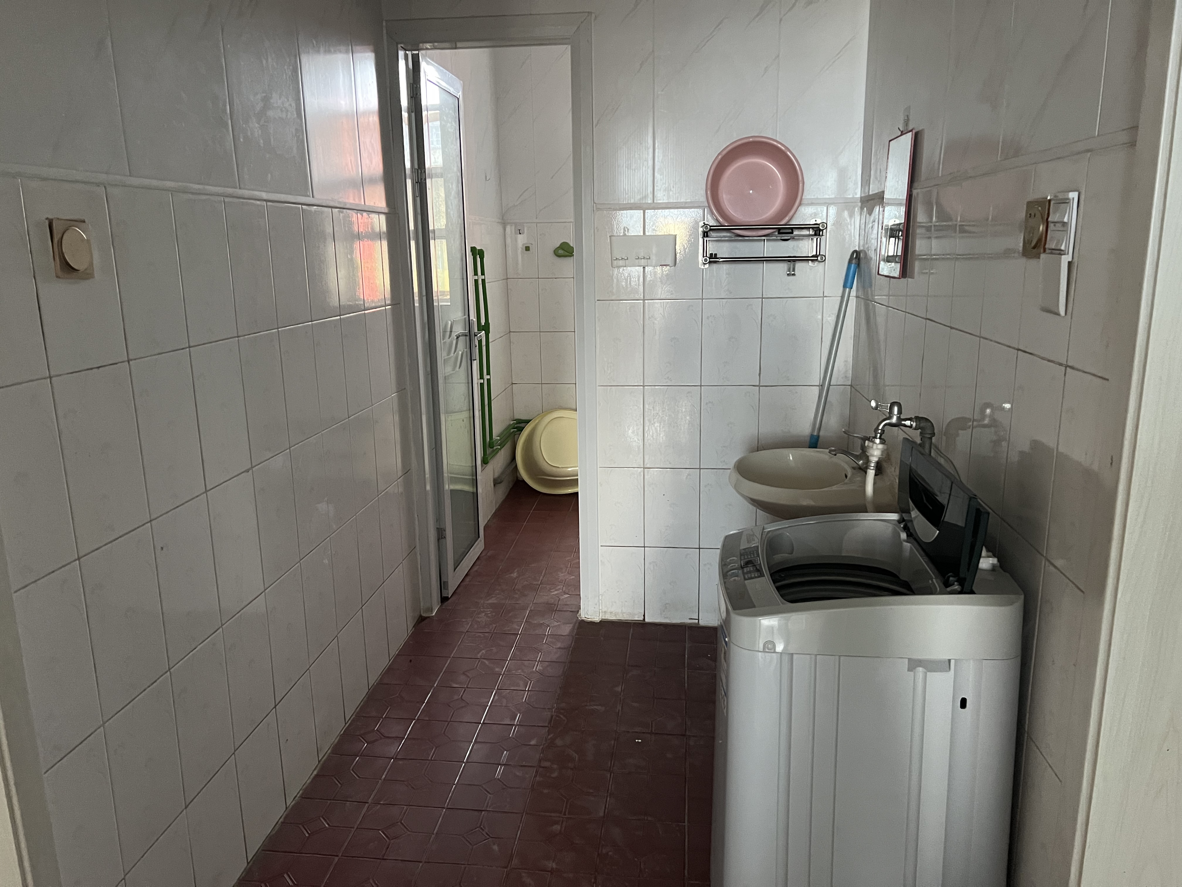 乡企委大院 随时看房·